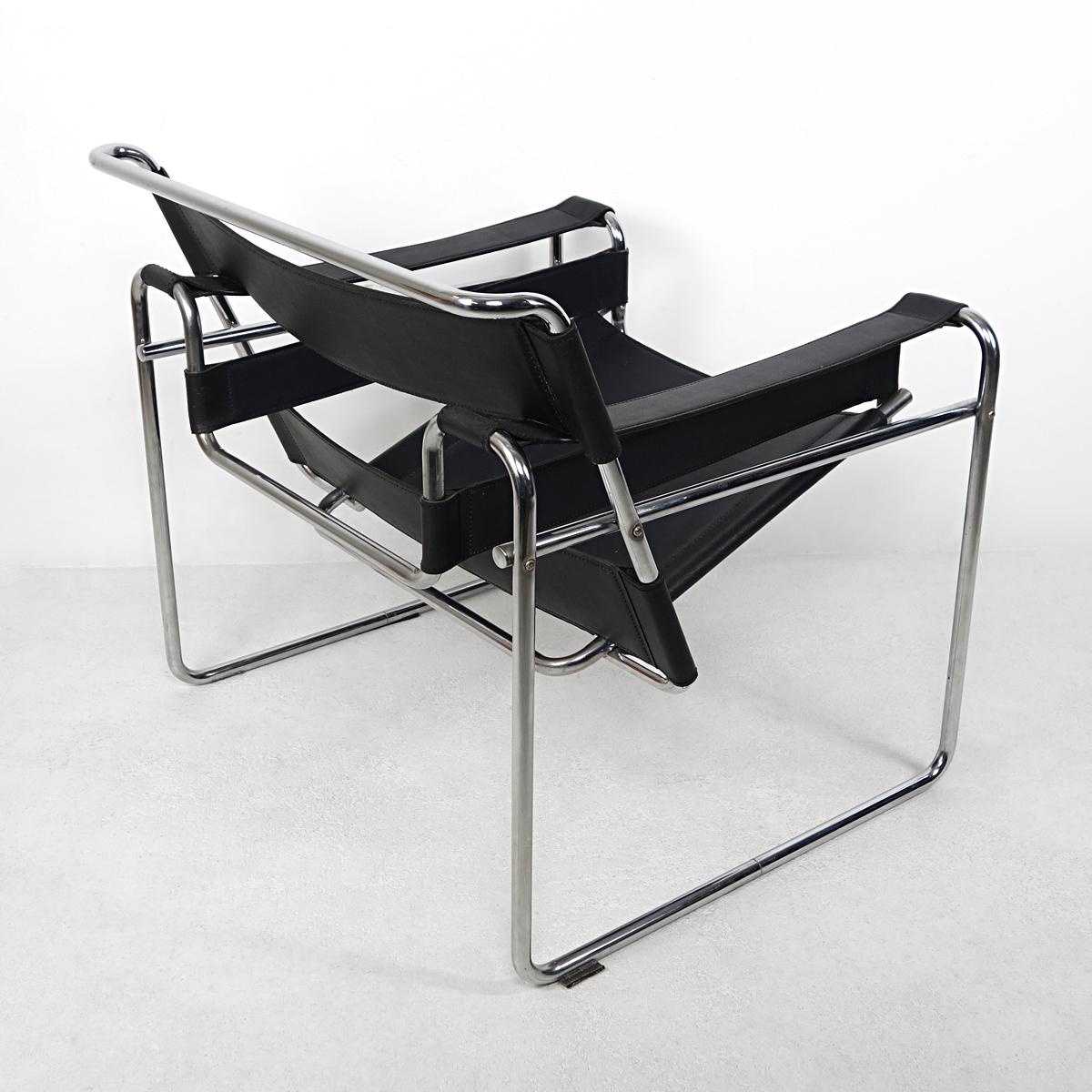 Early 20th Century Bauhaus Style Wassily Chair by Marcel Breuer for Knoll International For Sale