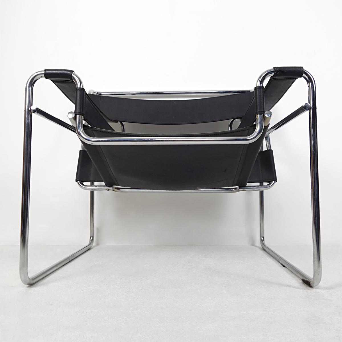 Bauhaus Style Wassily Chair by Marcel Breuer for Knoll International For Sale 2