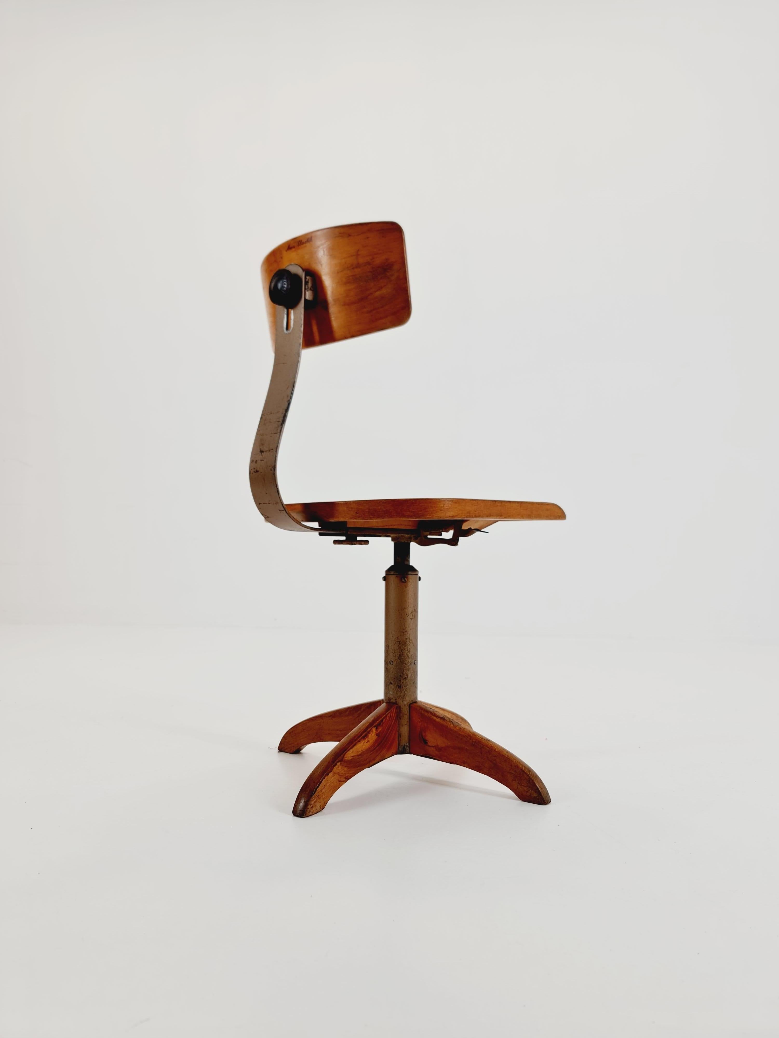Bauhaus swivel office chair in solid wood By Ama Elastik Modell 364, 1930s For Sale 6