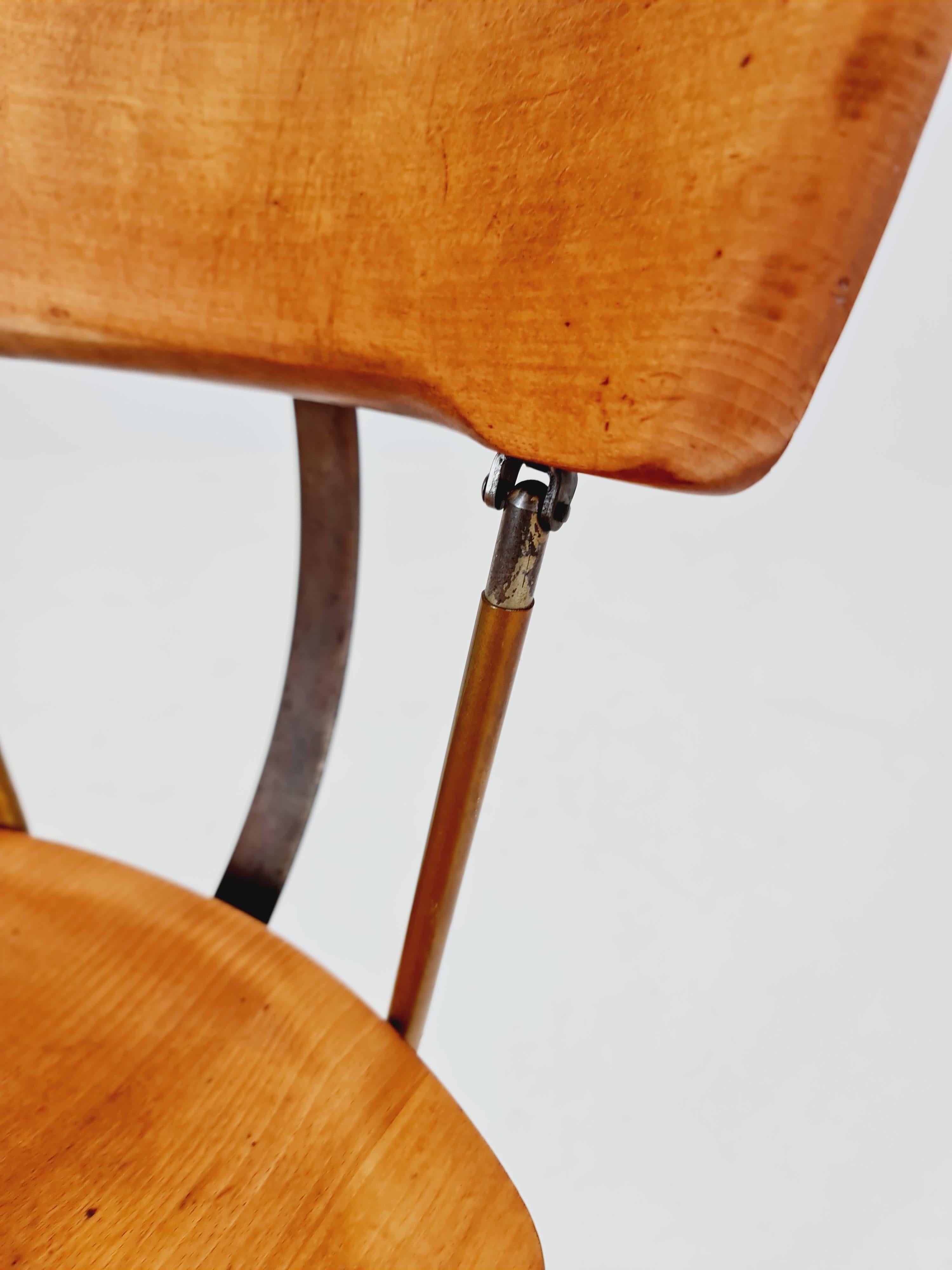 Silla de oficina giratoria Bauhaus de madera maciza Por Stoll Giroflex, años 50 en venta 2