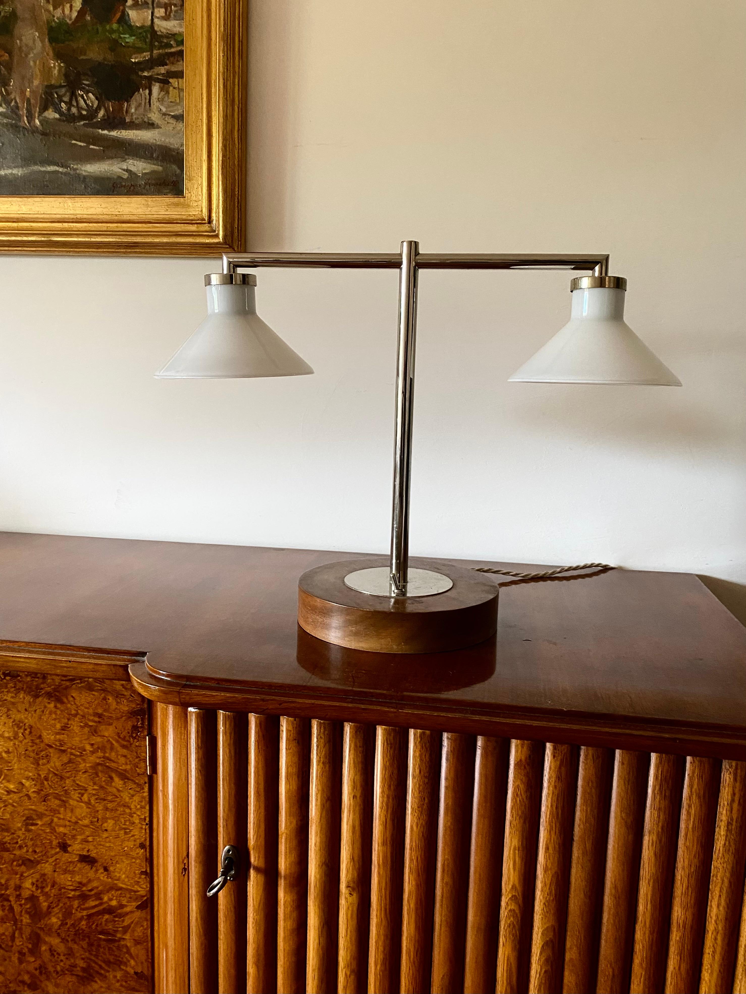 Bauhaus table lamp, Europe 1950s In Excellent Condition For Sale In Firenze, IT
