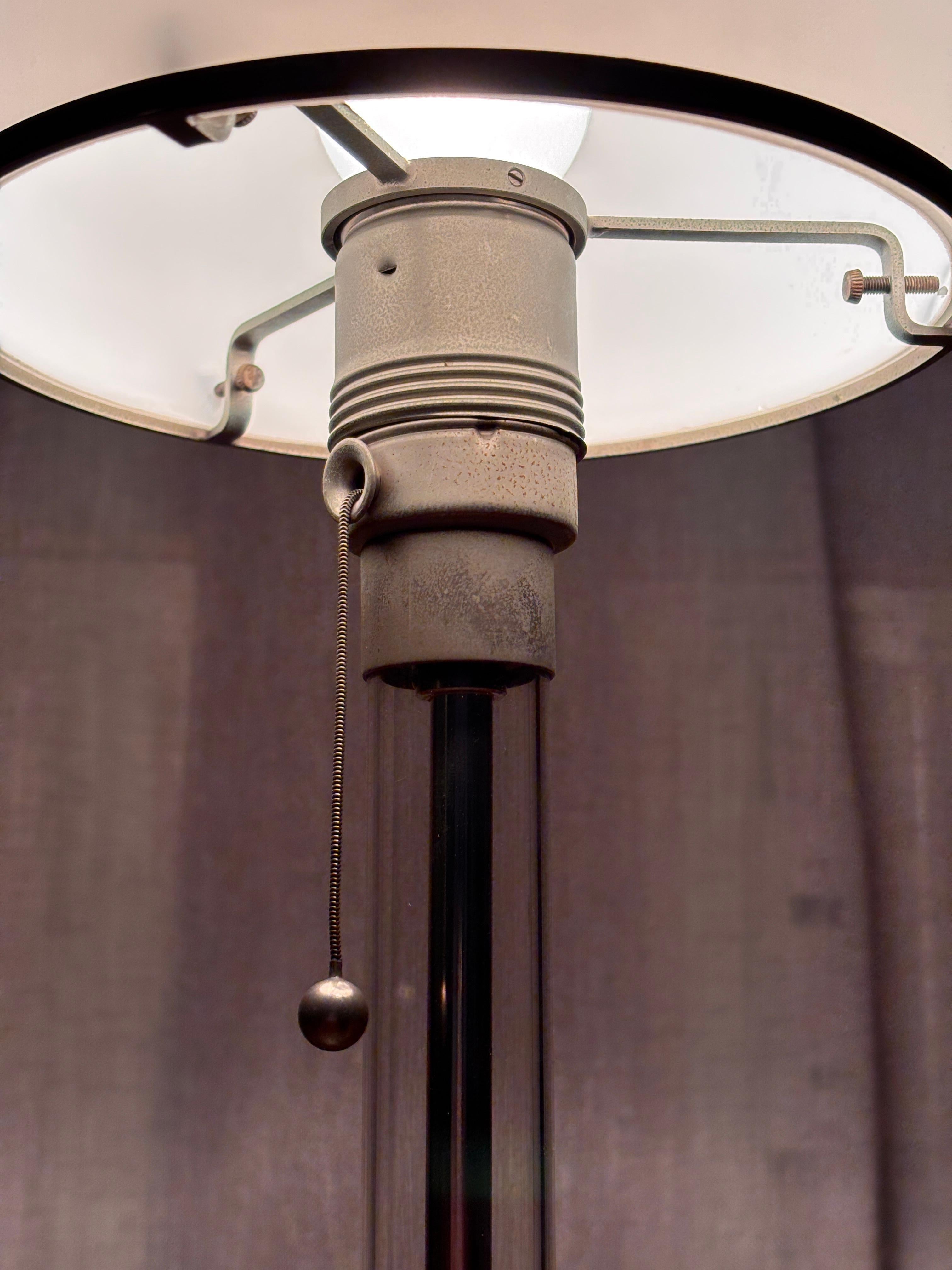 Bauhaus table lamp WG 24 by Prof. Wilhelm Wagenfeld For Sale 3