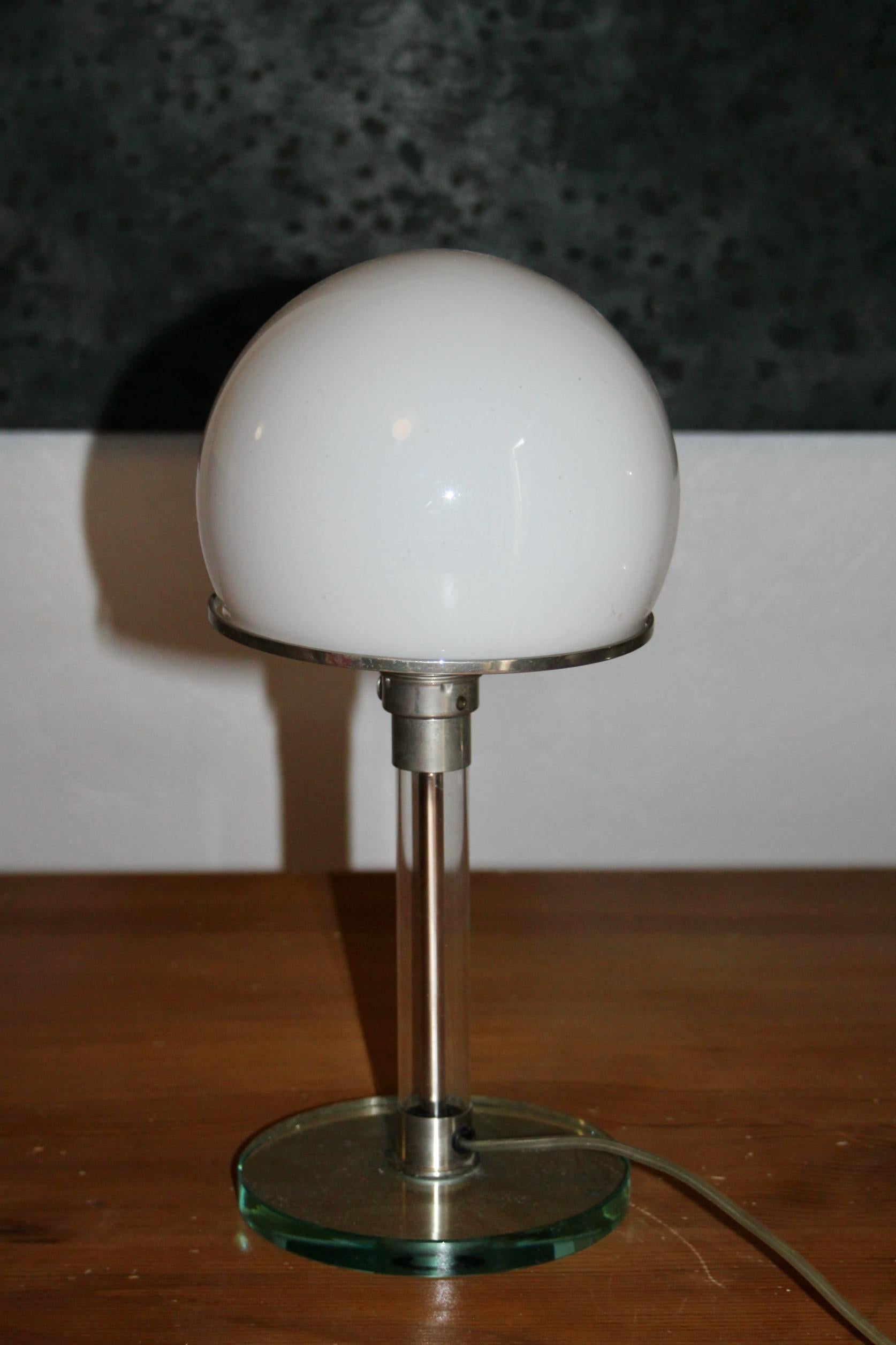 Allemand Bauhaus table lamp WG 24 by Prof. Wilhelm Wagenfeld en vente