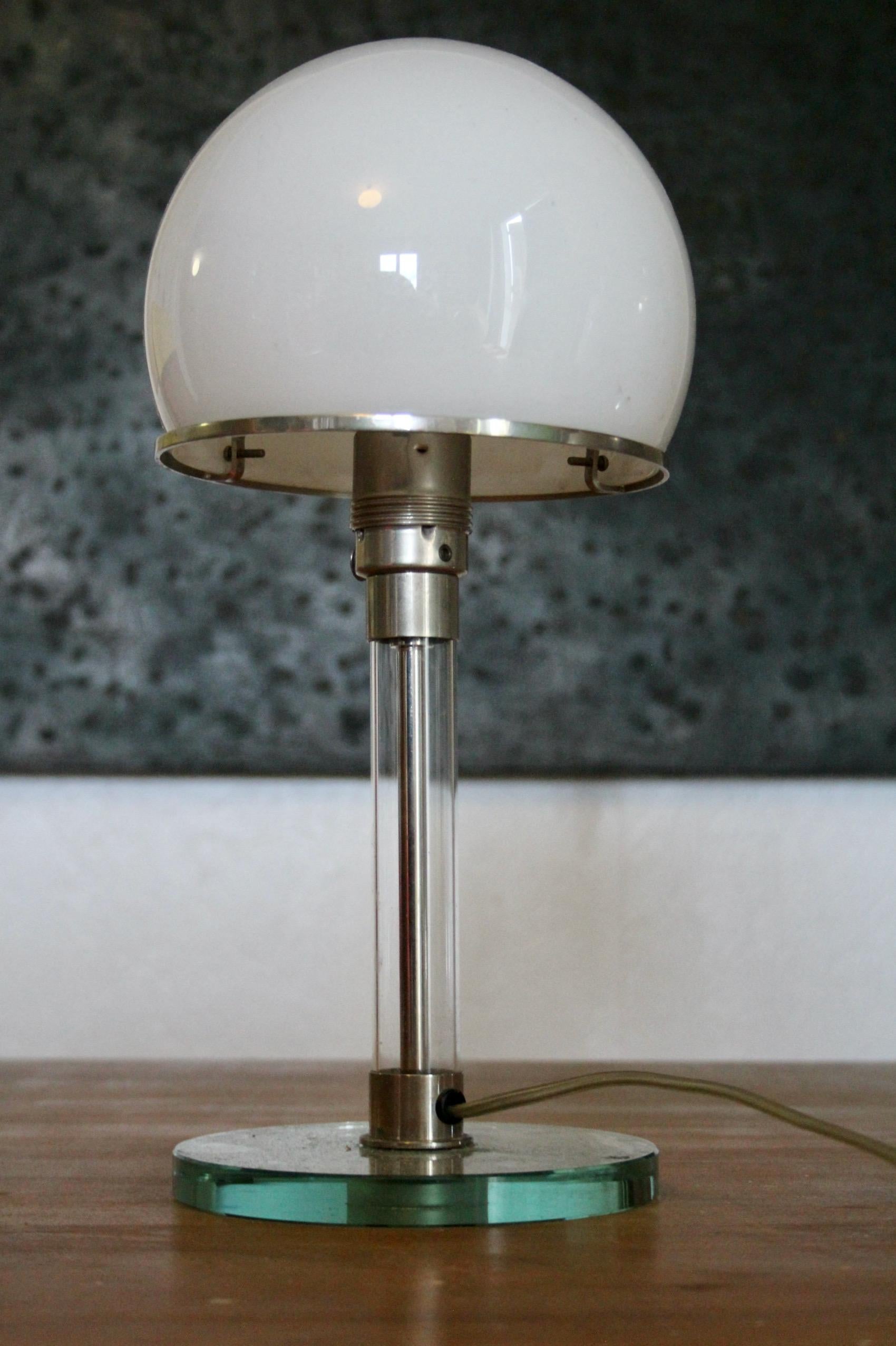 Métal Bauhaus table lamp WG 24 by Prof. Wilhelm Wagenfeld en vente