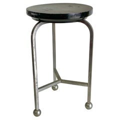 Muestra de vendedor Taburete Bauhaus de tres patas