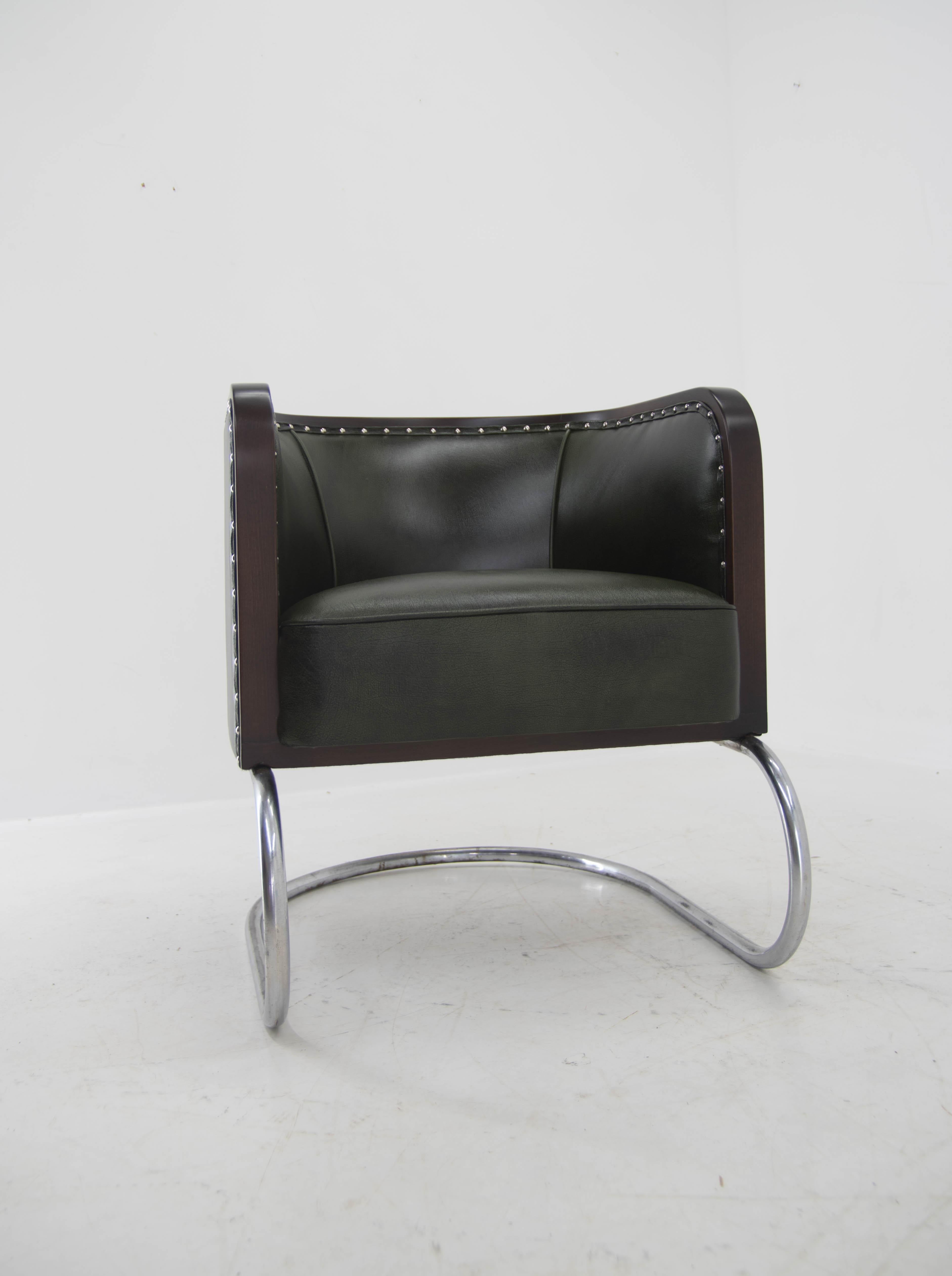 Bauhaus Tubular Armchair in Green Leather, 1920s, Restored For Sale 13