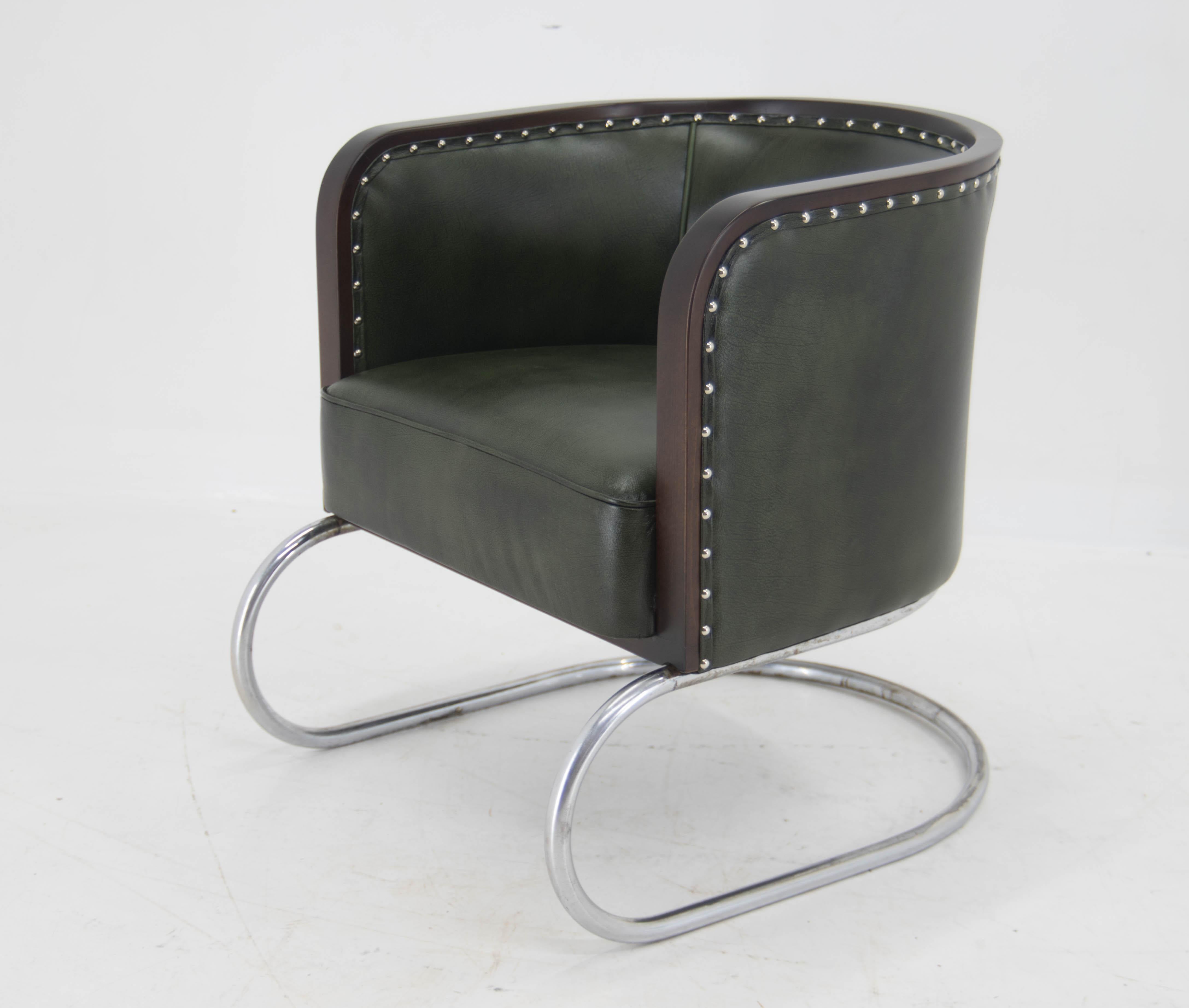 Bauhaus röhrenförmiger Sessel aus grünem Leder,  1920er Jahre, restauriert im Angebot 3