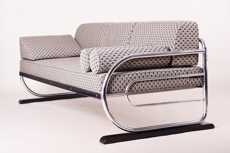 Bauhaus Tubular Chromed Steel Sofa by Robert Slezák, Design by