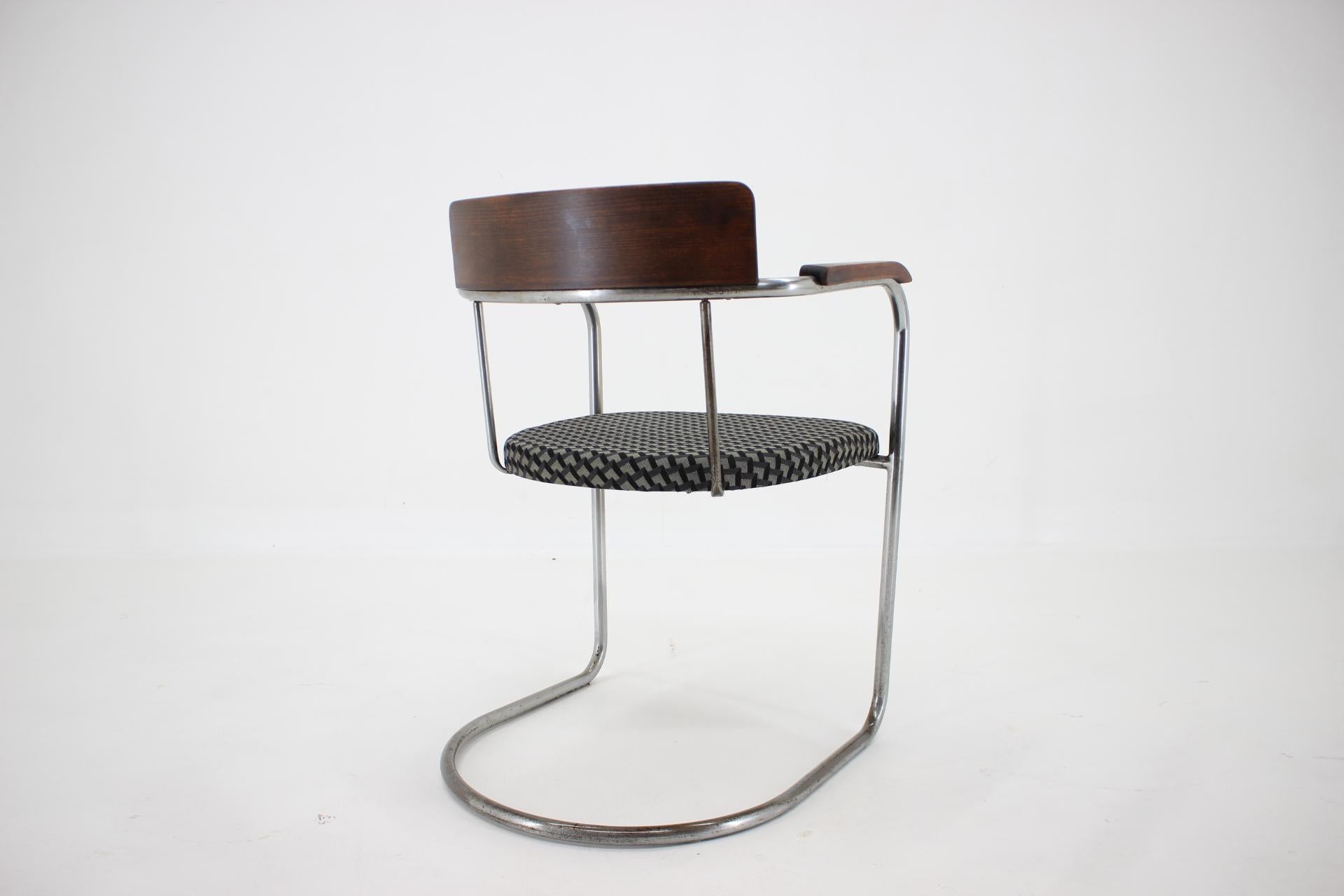 Bauhaus Tubular Steel Chrome Desk Chair 1930s / Czechoslovakia In Good Condition For Sale In Praha, CZ