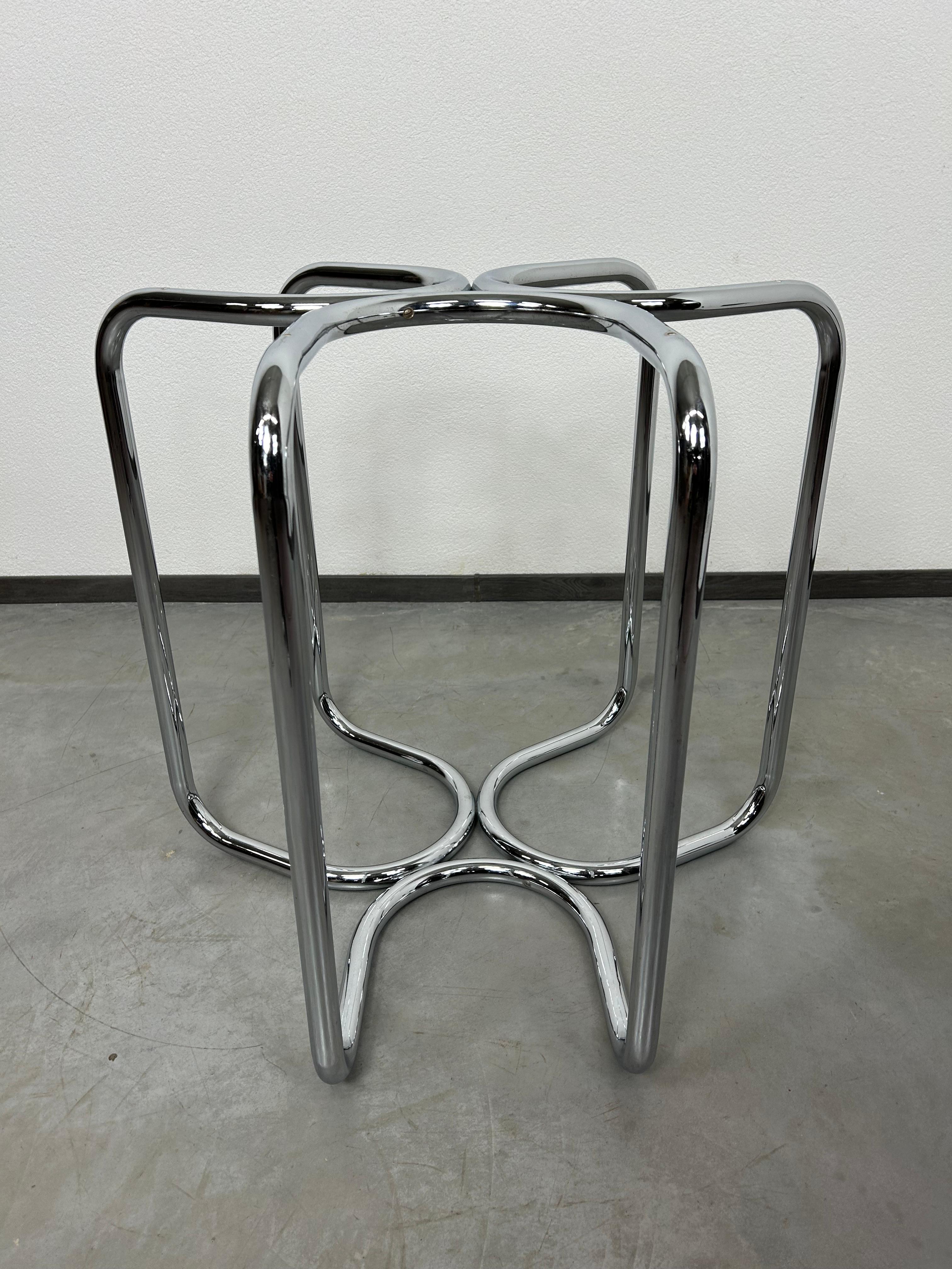 Bauhaus tubular steel coffee table For Sale 4