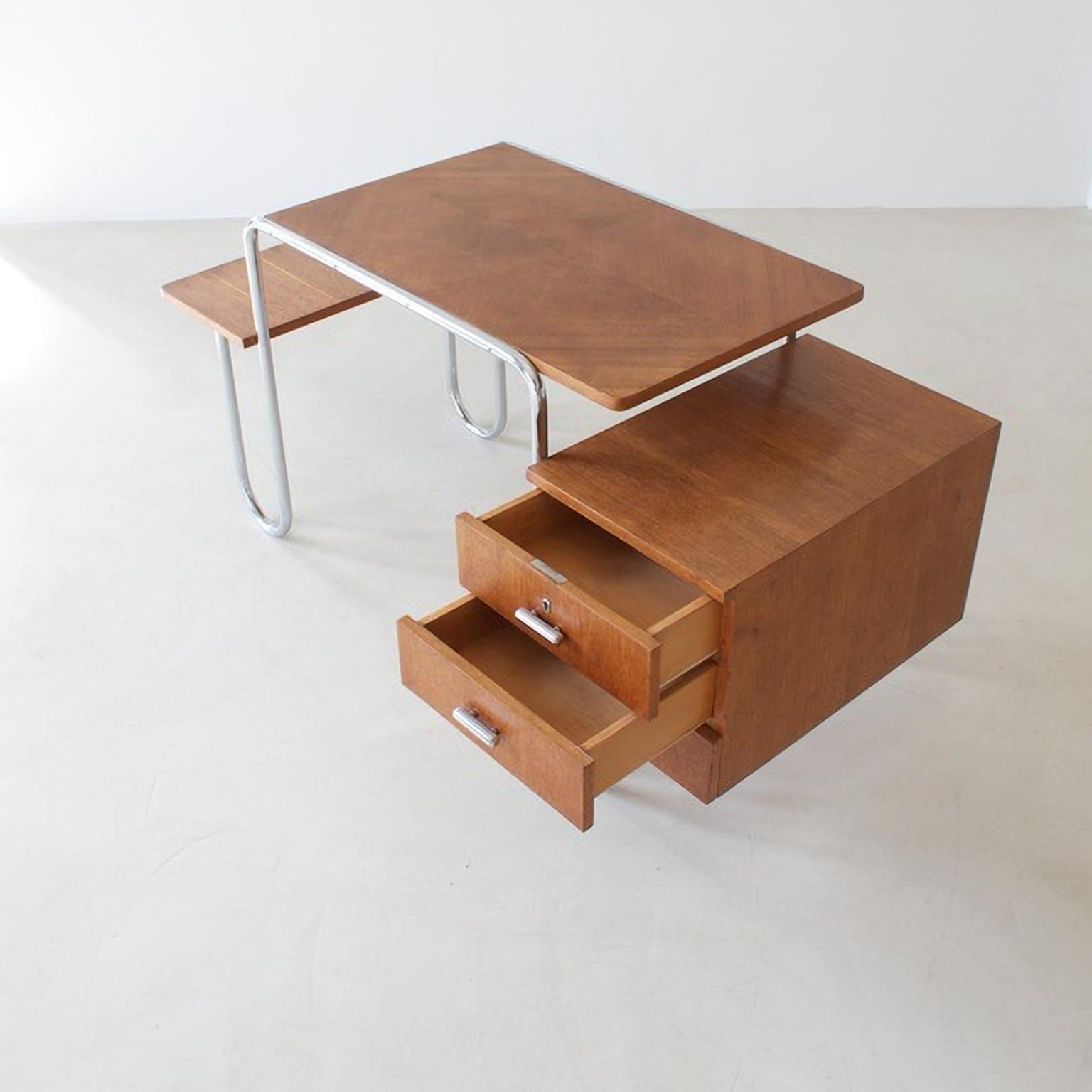 Bauhaus Tubular Steel Desk by André Lurçat, Manufactured by Thonet, circa. 1935 In Good Condition For Sale In Berlin, DE