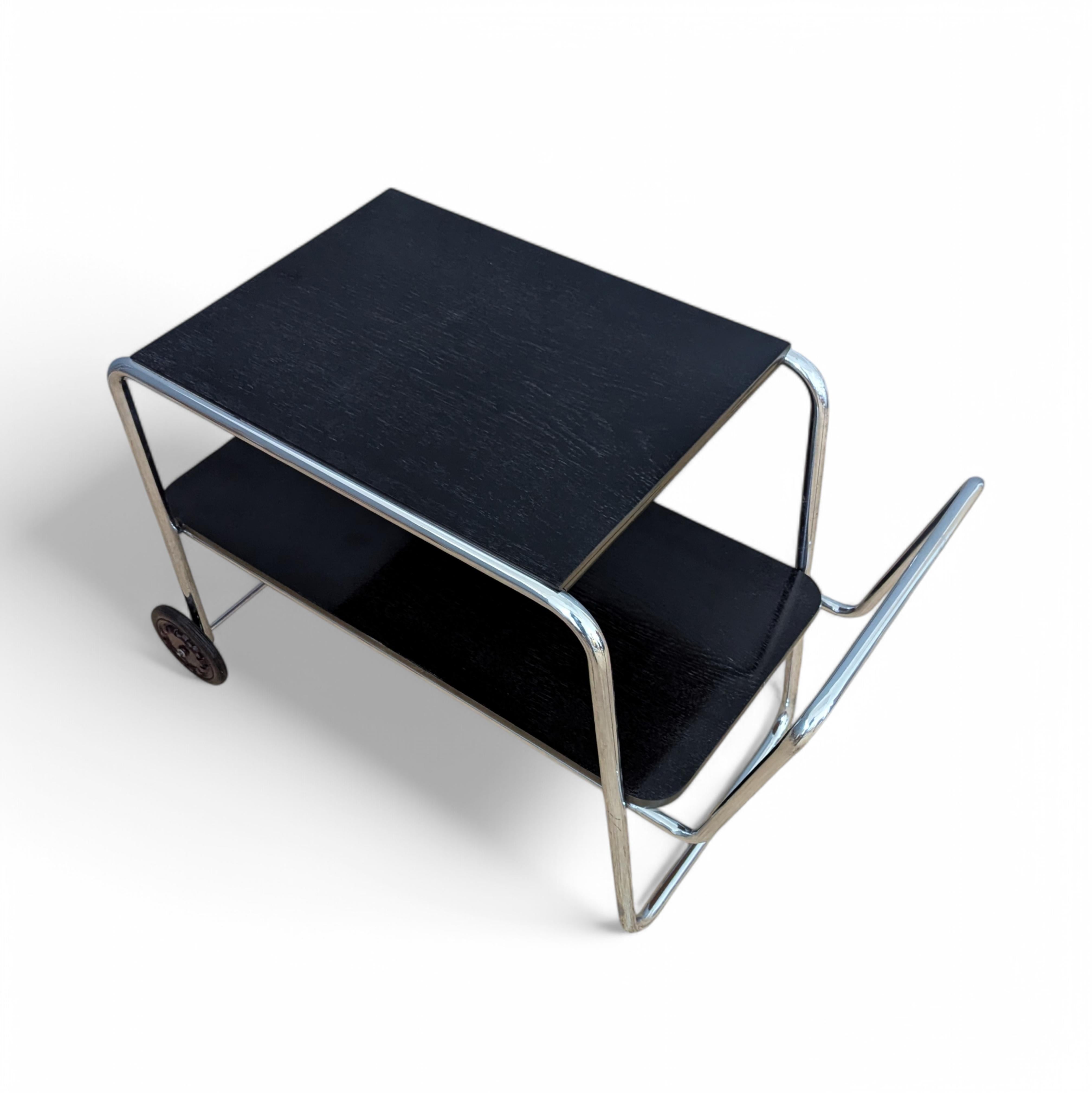 Chariot de service en acier tubulaire Bauhaus par Robert Steele, années 1930 en vente 3
