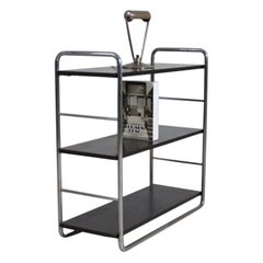 Estantería de acero tubular Bauhaus diseñada por Marcel Breuer