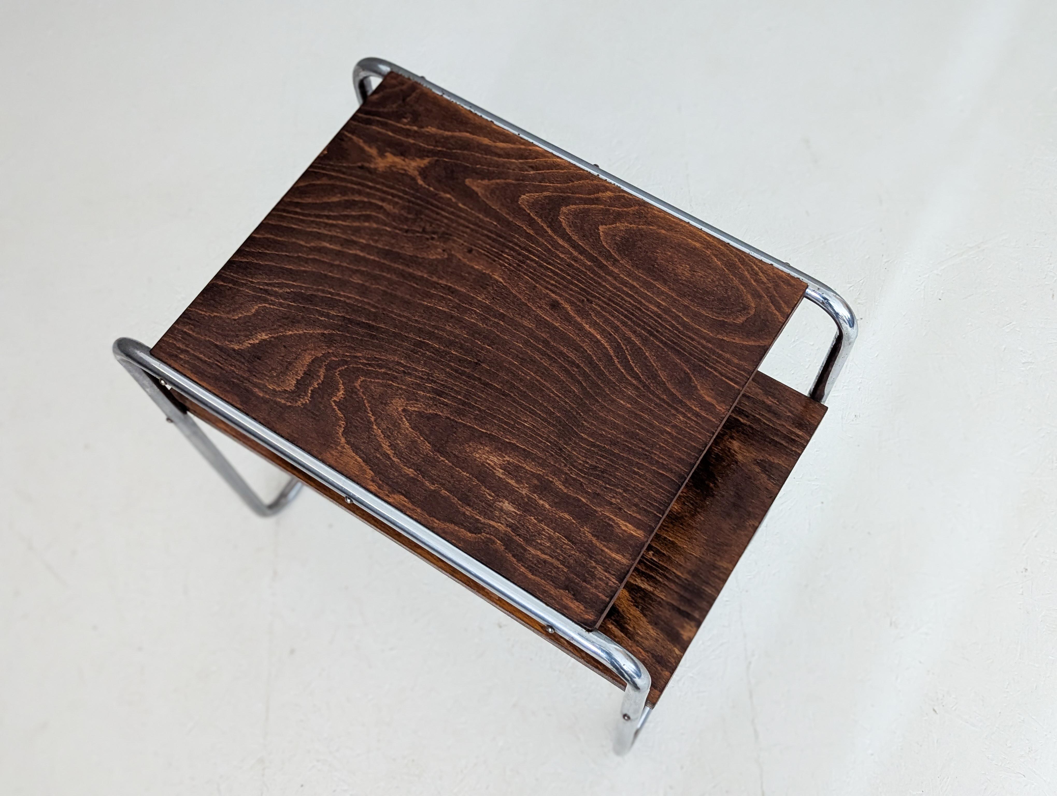 Table d'appoint en tube d'acier Bauhaus, modèle B 12, par Marcel Breuer, années 1930. en vente 9