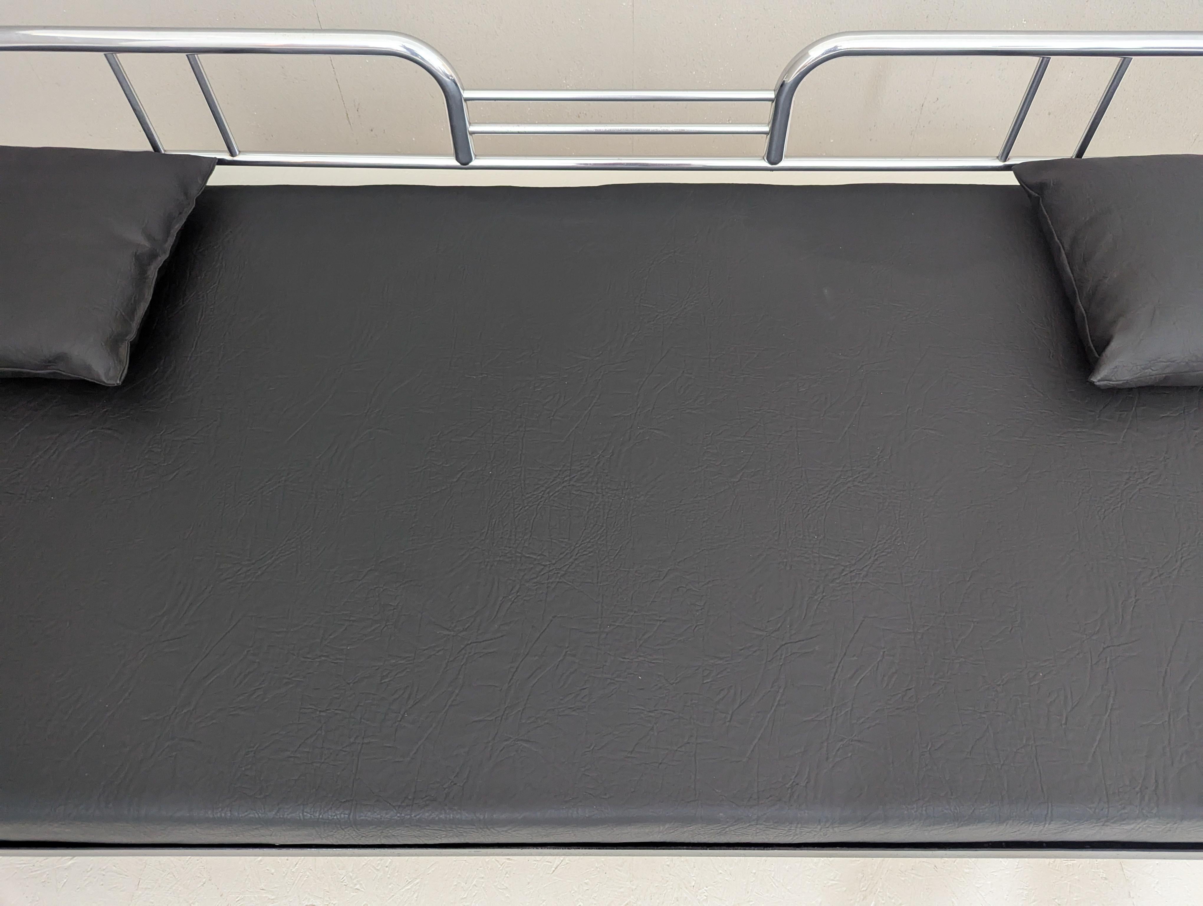Canapé en acier tubulaire Bauhaus par Hynek Gottwald, années 1930 : en vente 4