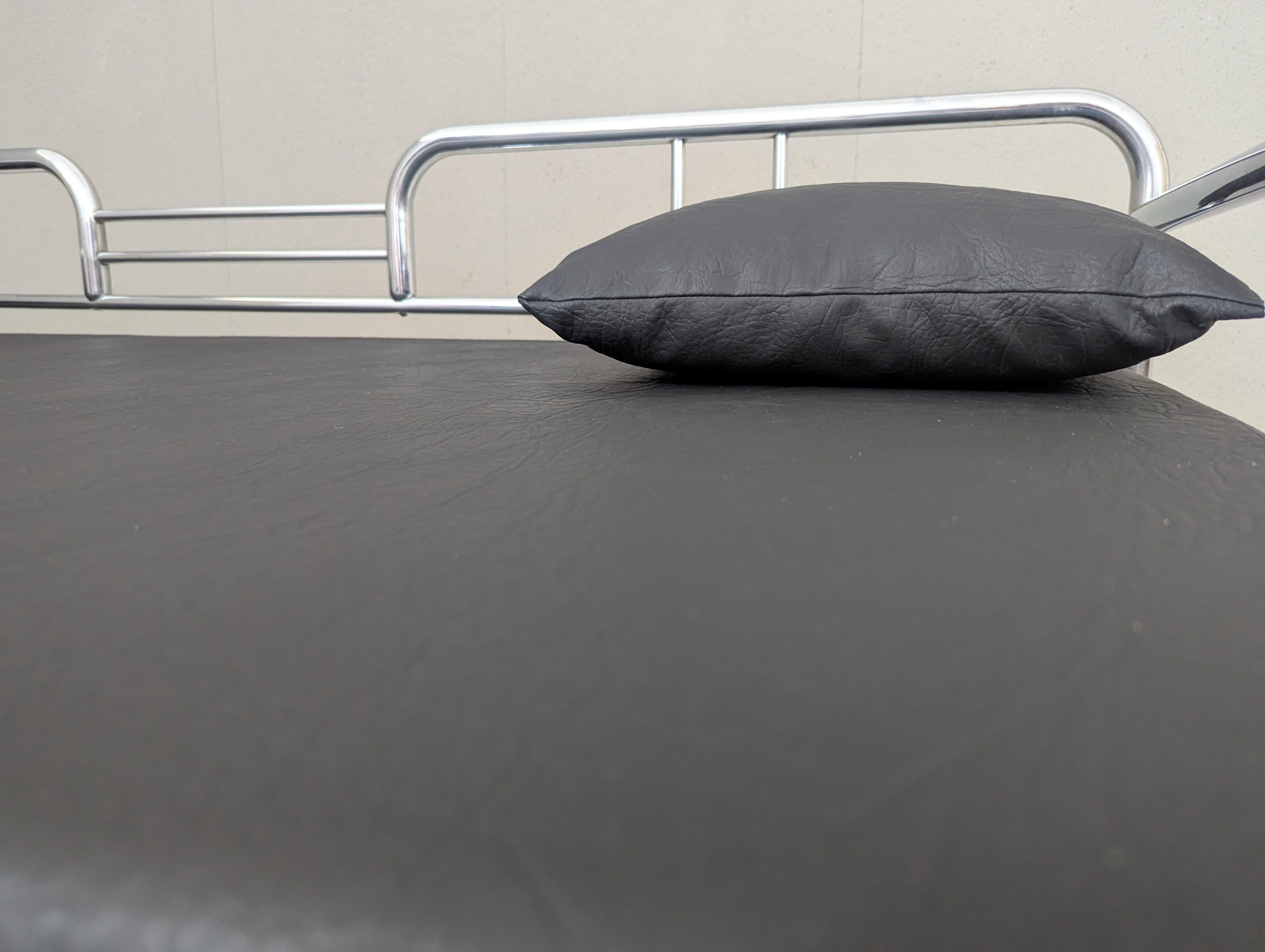 Canapé en acier tubulaire Bauhaus par Hynek Gottwald, années 1930 : en vente 7