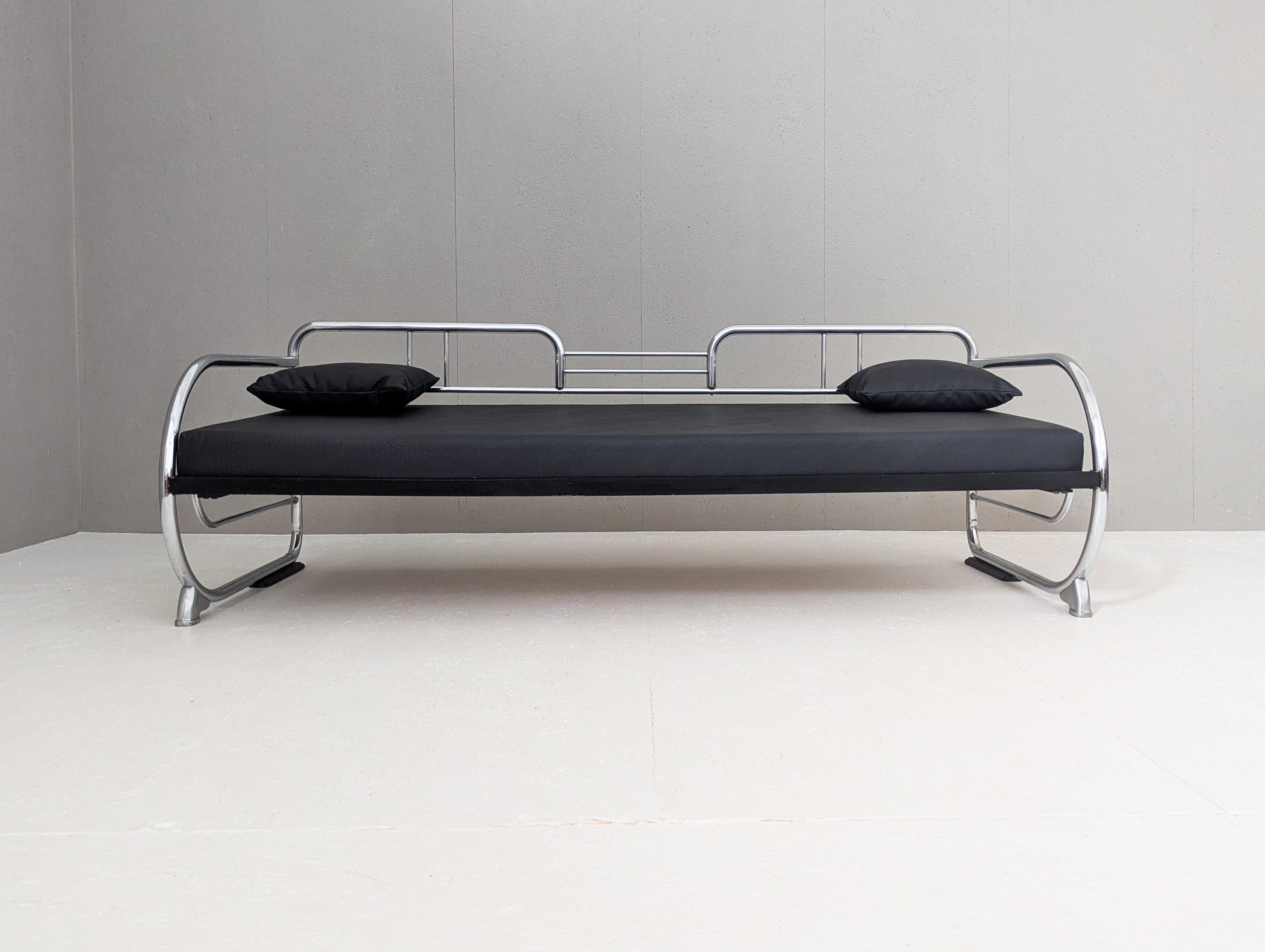 Tchèque Canapé en acier tubulaire Bauhaus par Hynek Gottwald, années 1930 : en vente