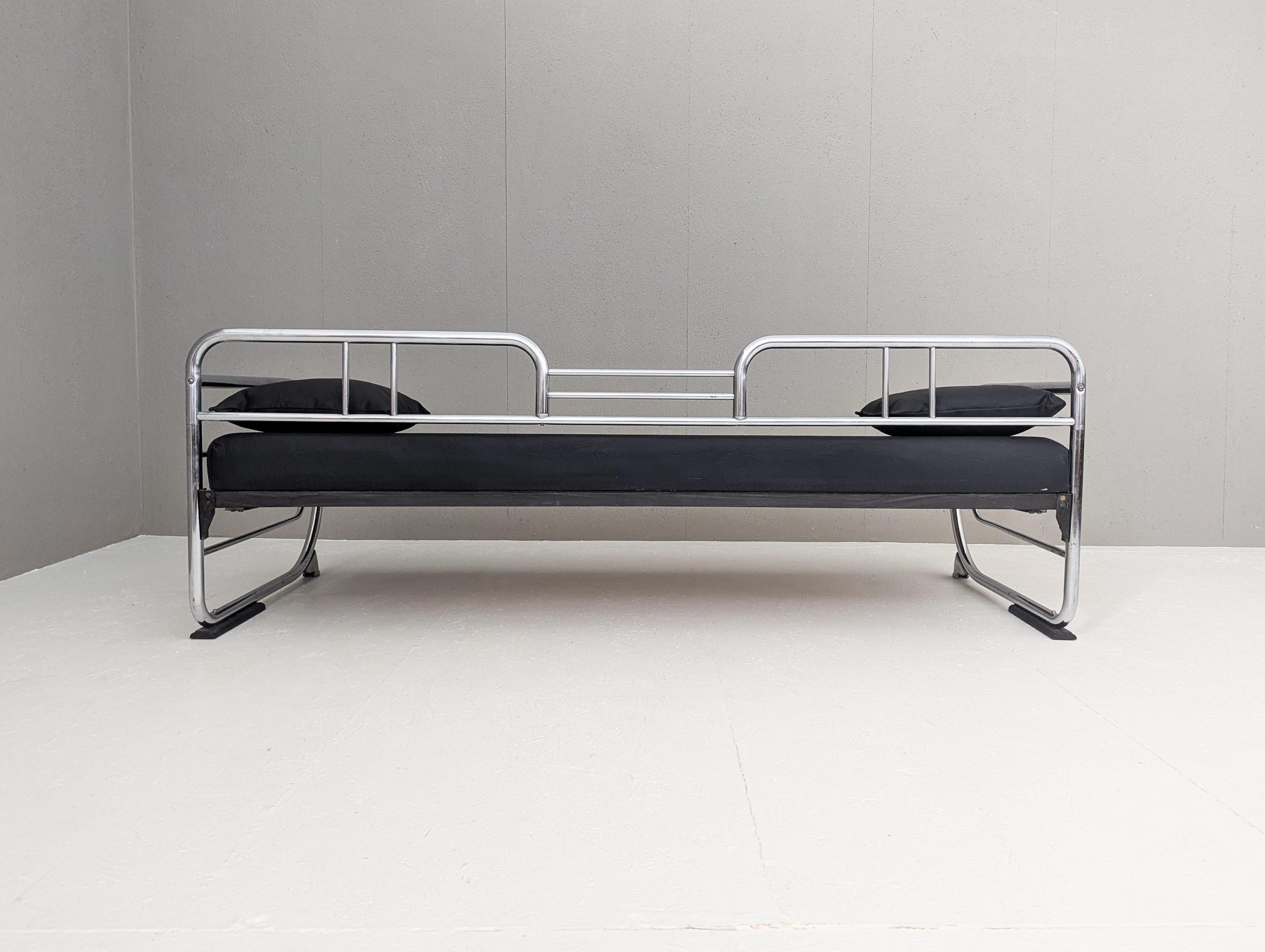 Acier Canapé en acier tubulaire Bauhaus par Hynek Gottwald, années 1930 : en vente