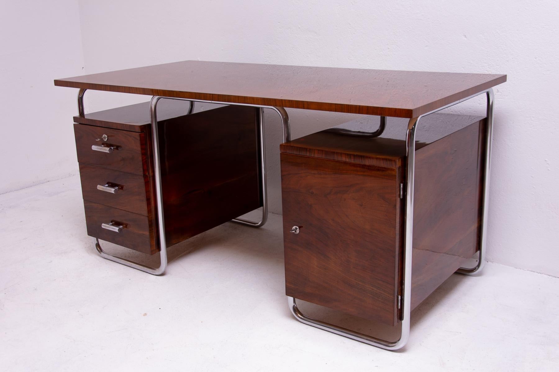 Bauhaus Tubular Writing Desk by Jindřich Halabala for UP Závody, 1930s, Bohemia In Excellent Condition In Prague 8, CZ