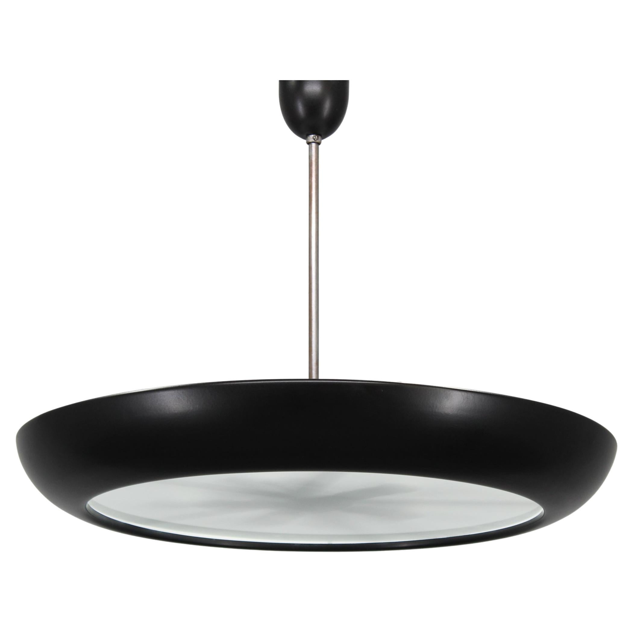 Bauhaus "UFO" Pendelleuchte von Josef Hurka für Napako, Tschechoslowakei, 1940er Jahre im Angebot