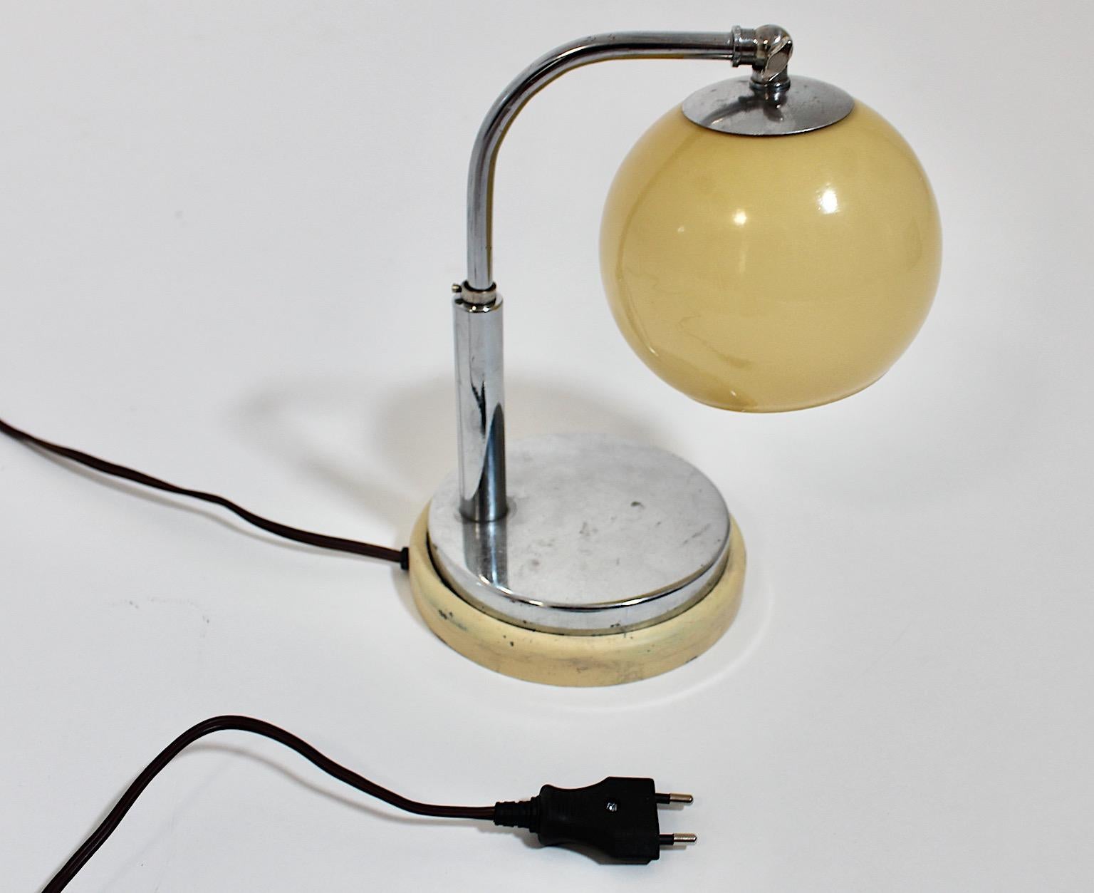 Bauhaus Vintage-Tischlampe, Nachttischlampe Marianne Brandt für Ruppelwerke, 1920er Jahre  im Angebot 1