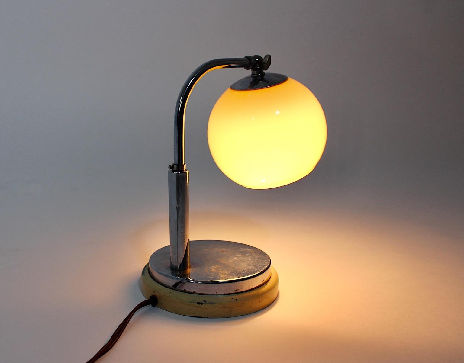Bauhaus Vintage-Tischlampe, Nachttischlampe Marianne Brandt für Ruppelwerke, 1920er Jahre  im Angebot 3