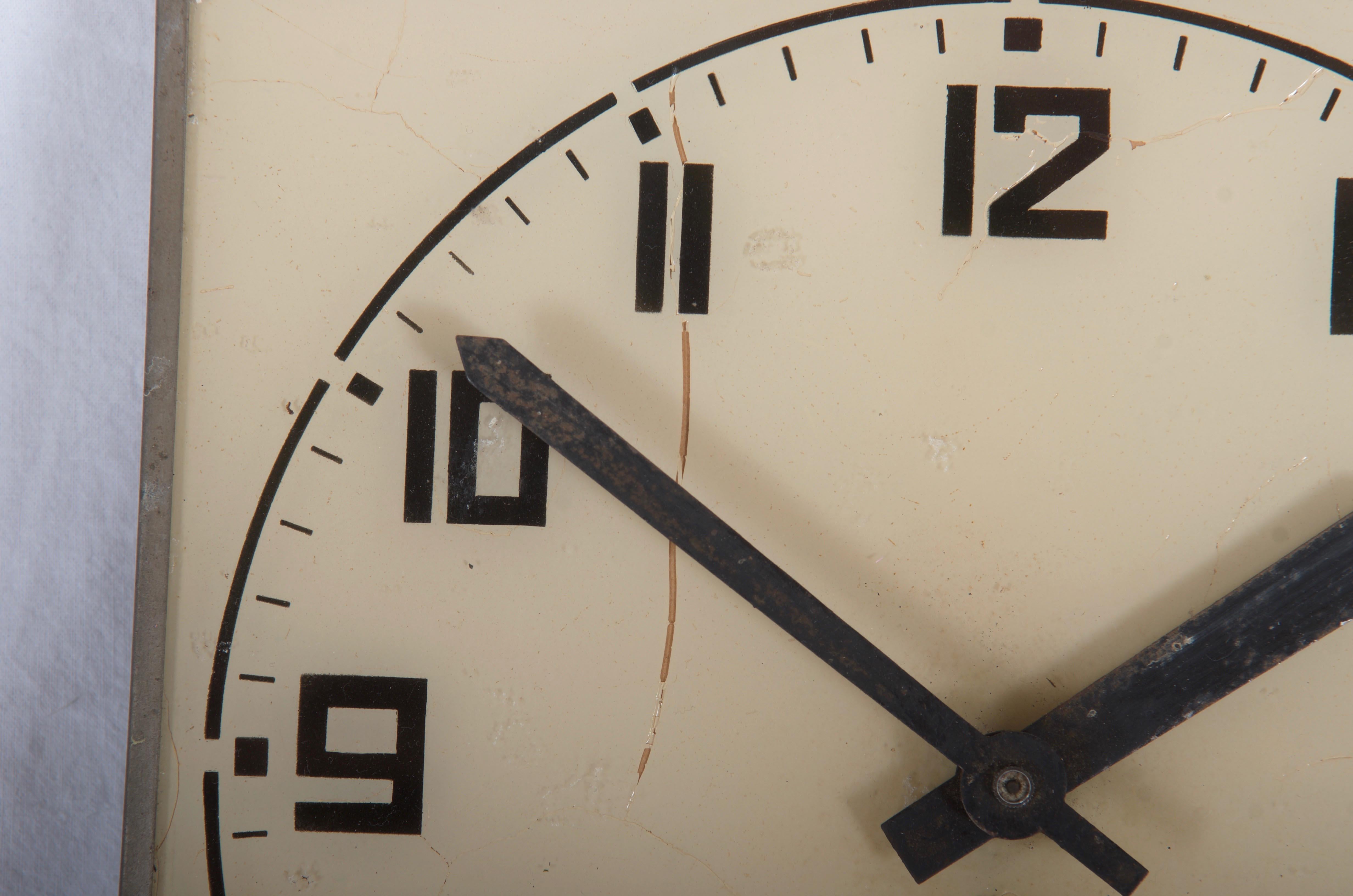 bauhaus clock