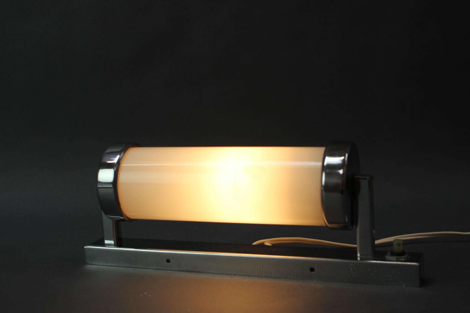 Bauhaus Wall Light by Napako, Czechoslovakia, 1930s en venta 3