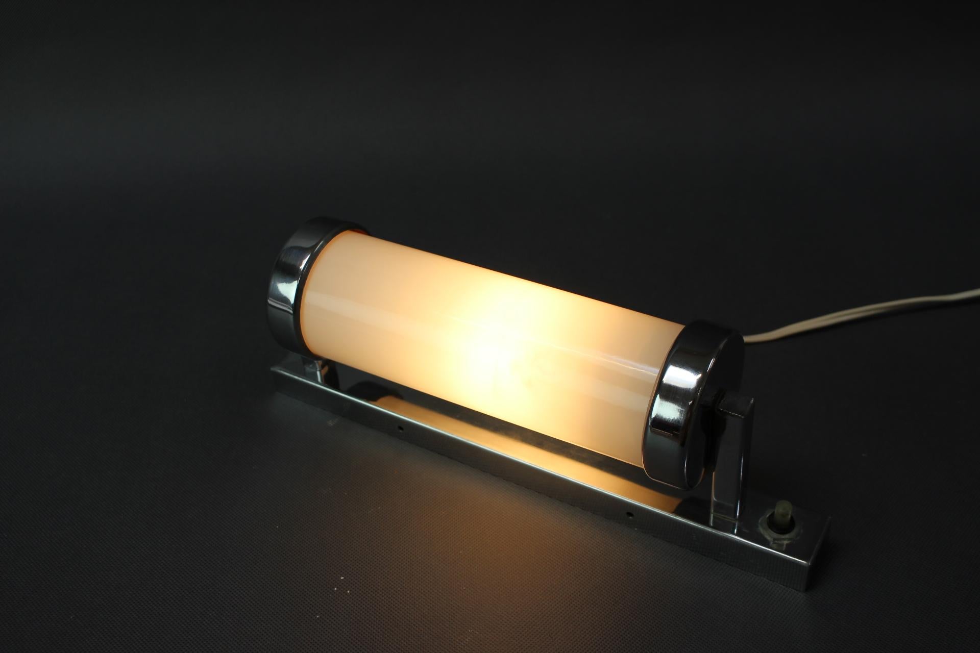Bauhaus Wall Light by Napako, Czechoslovakia, 1930s en venta 5