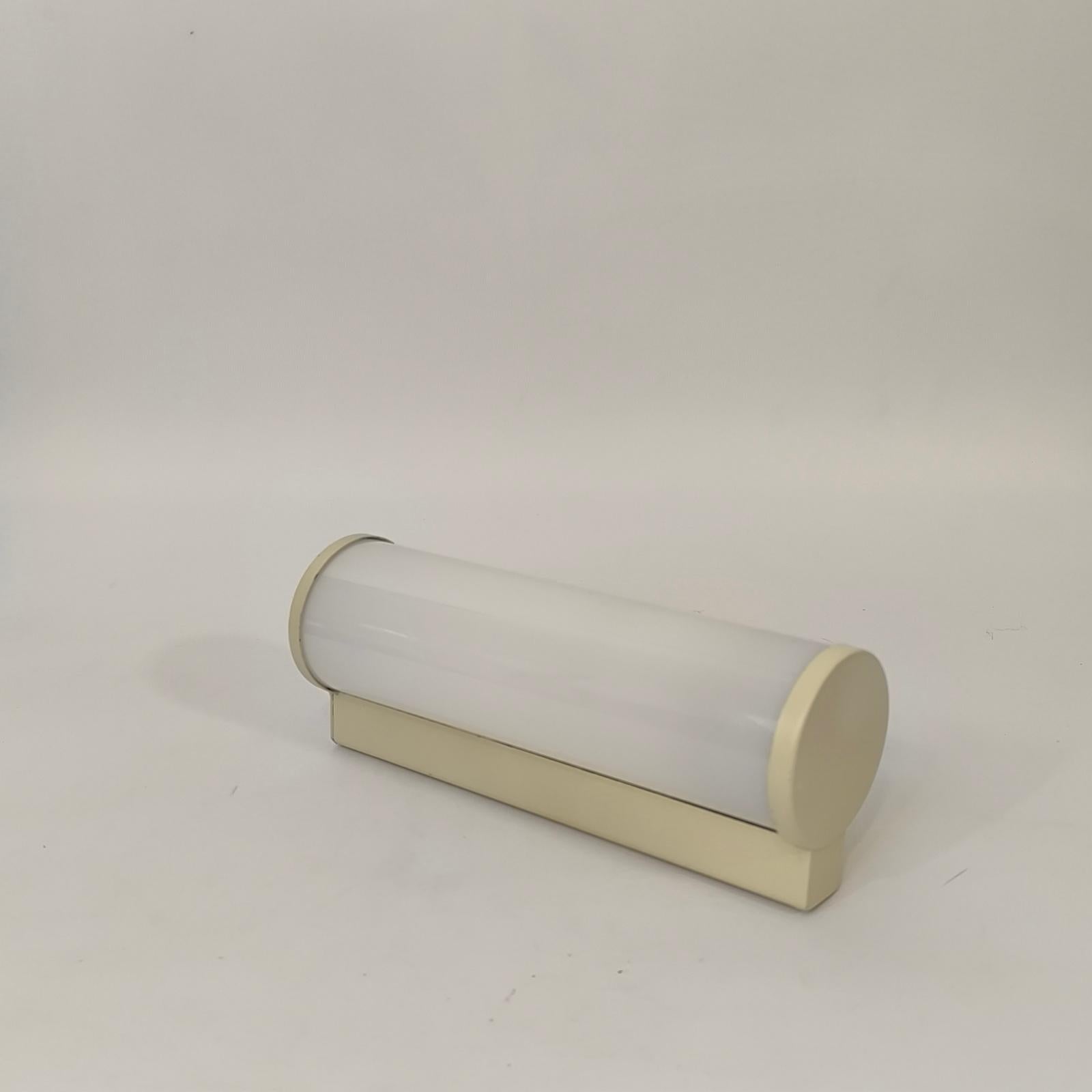 Bauhaus Wall Light, Ivory Painted Metal and Glass, Germany 1930s For Sale 1