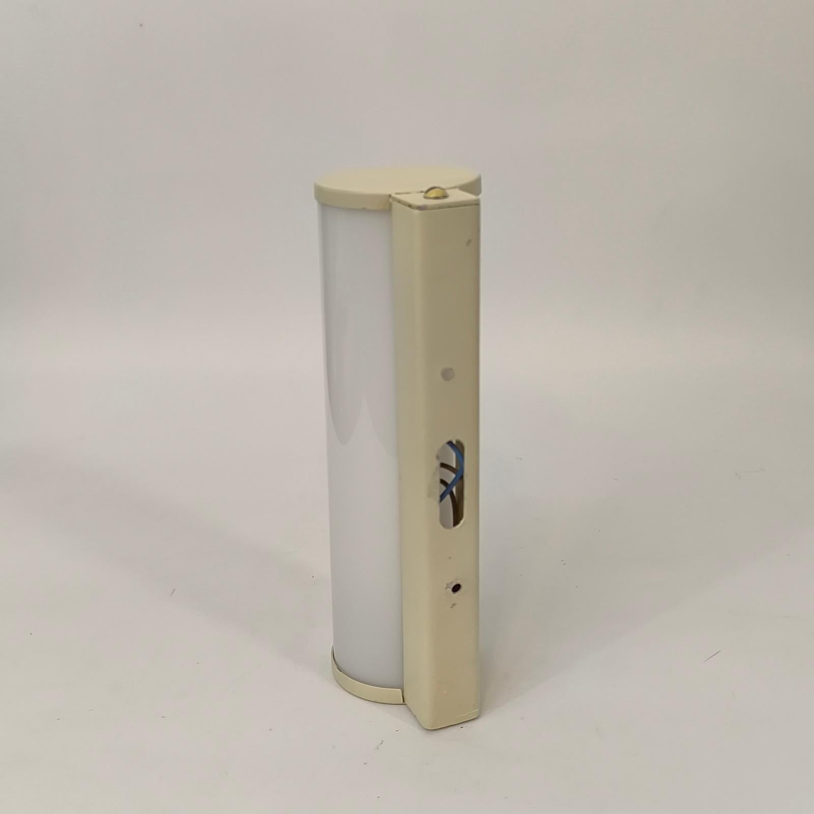 Bauhaus Wall Light, Ivory Painted Metal and Glass, Germany 1930s For Sale 3