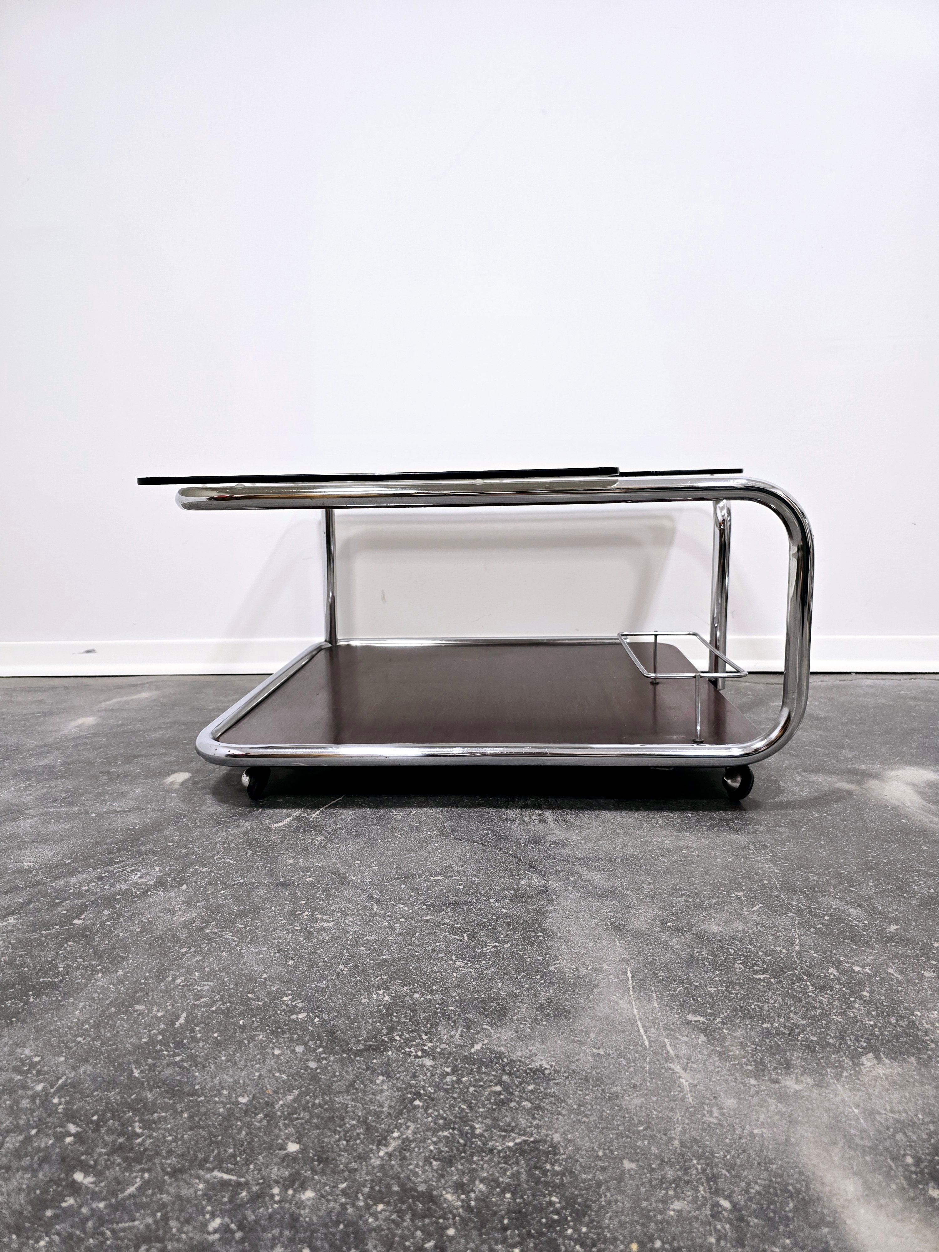 Table basse en noyer BAUHAUS 1970 en vente 3
