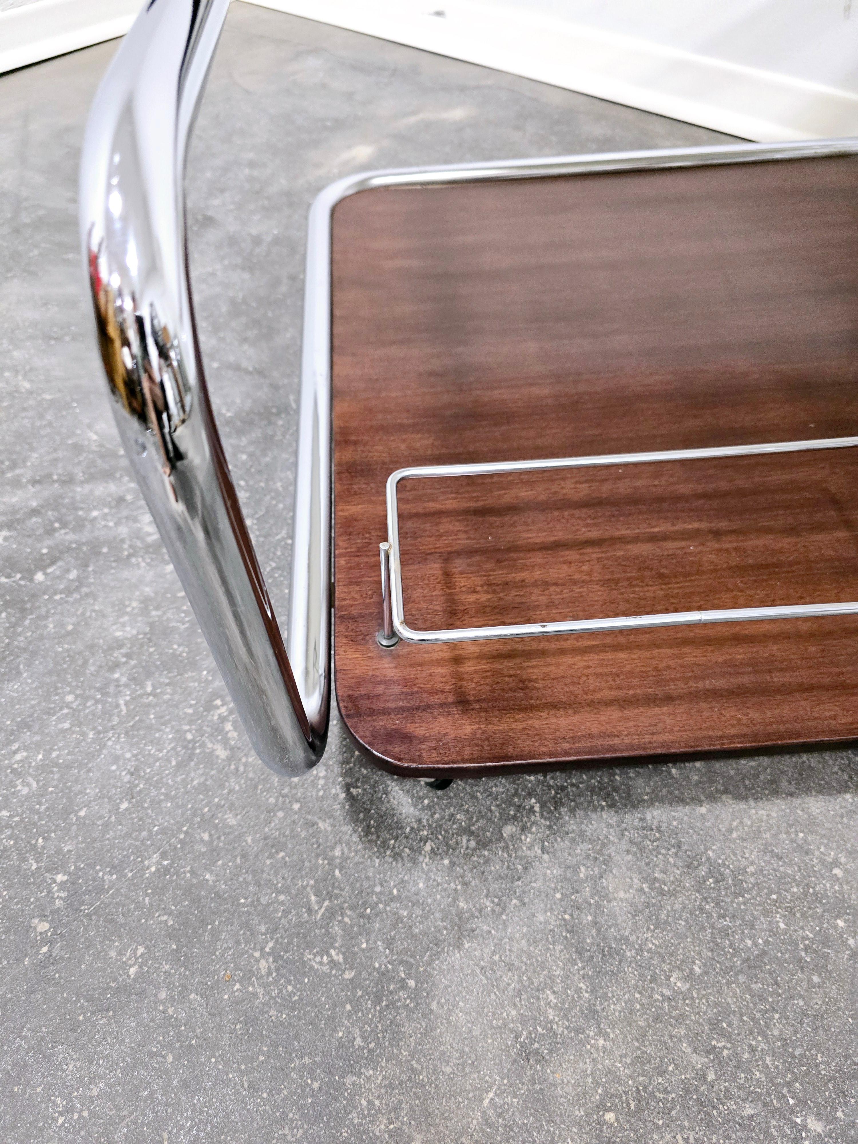 Acier Table basse en noyer BAUHAUS 1970 en vente