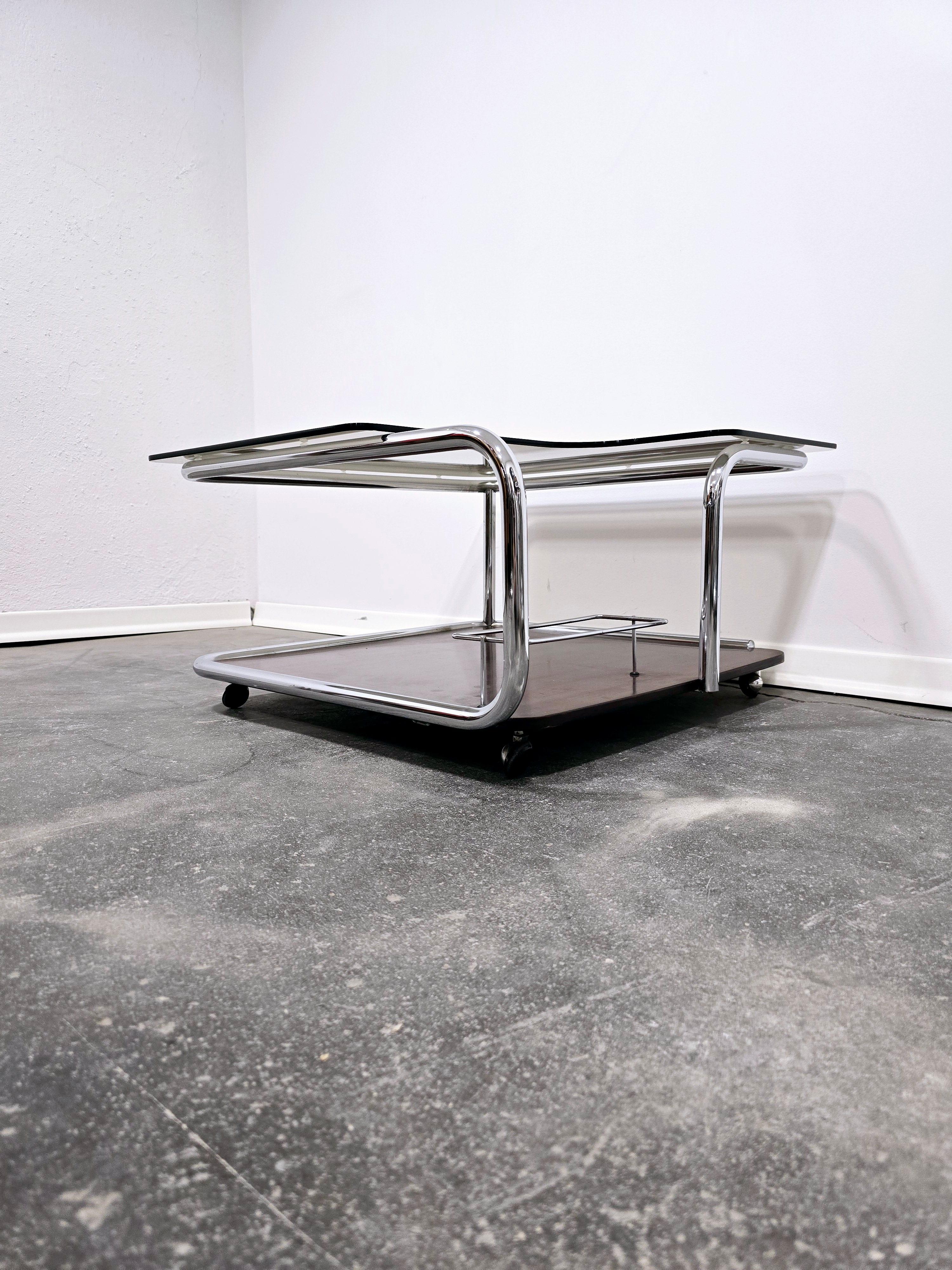 Table basse en noyer BAUHAUS 1970 en vente 2