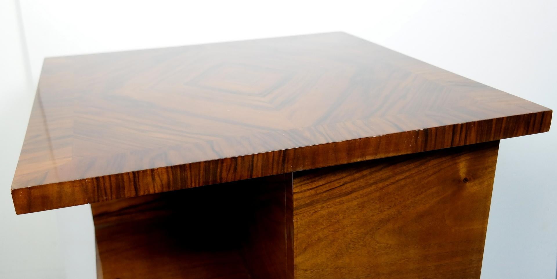 Bauhaus Walnut Veneered Side Table in Style of L. Kozma, 1930s 2