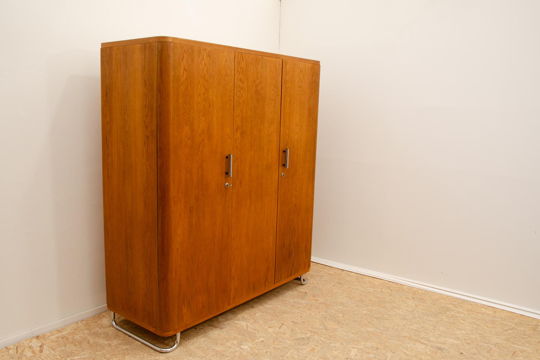 bauhaus schrank
