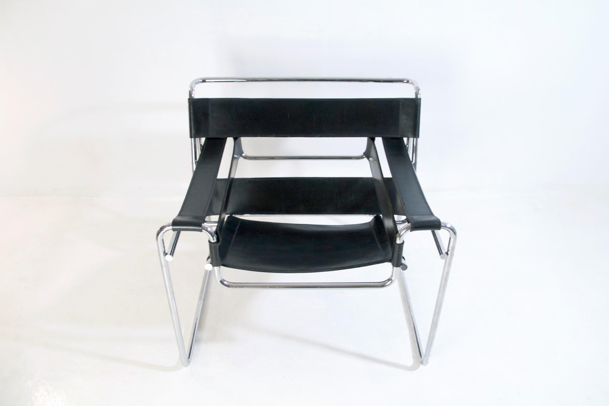Bauhaus Wassily Chair by Marcel Breuer for Knoll International In Good Condition In Albano Laziale, Rome/Lazio