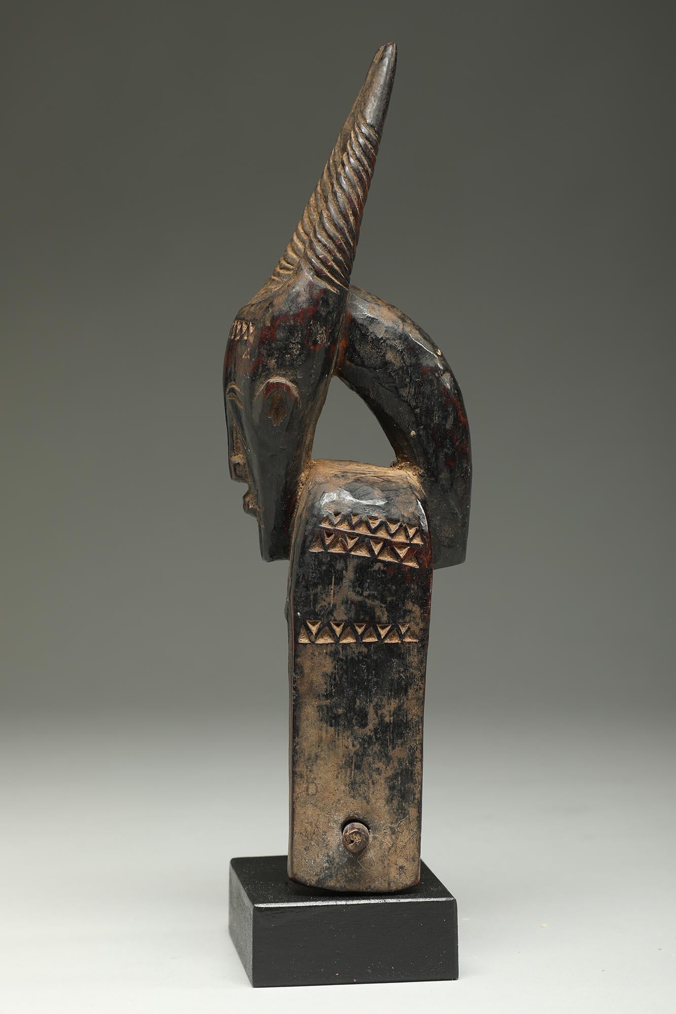 Baule Antílope Humano Madera Vieja Telar de lizos Polea Costa de Marfil África en Bastante bueno estado para la venta en Point Richmond, CA