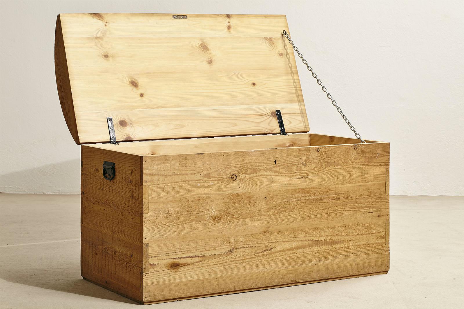 Baule Asso di Fiori Annabella de Mario Ceroli para Poltronova en Excelente estado para la venta en Ravenna, IT