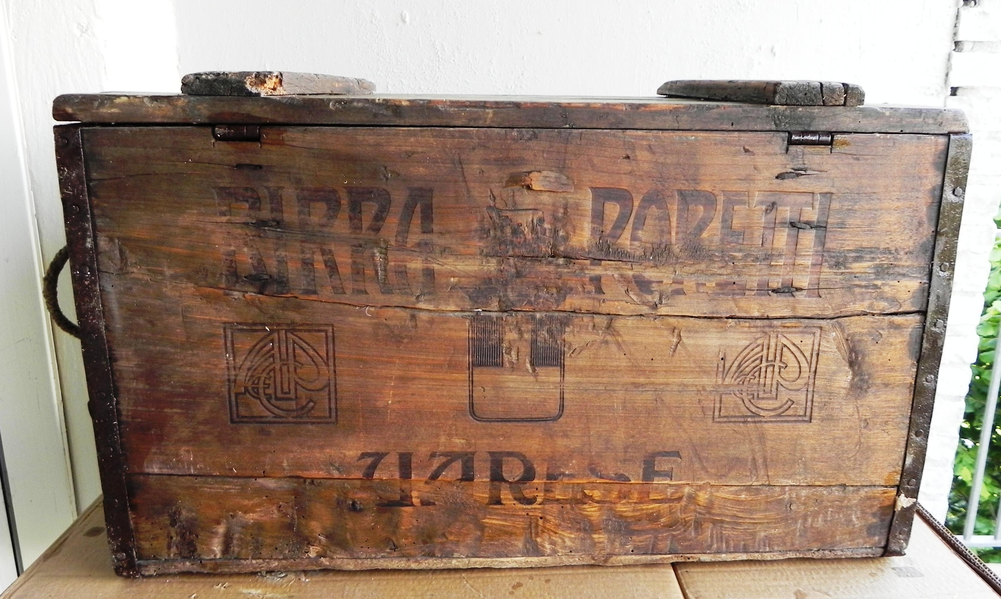 baúl de cerveza Poretti, 1912 en venta 7