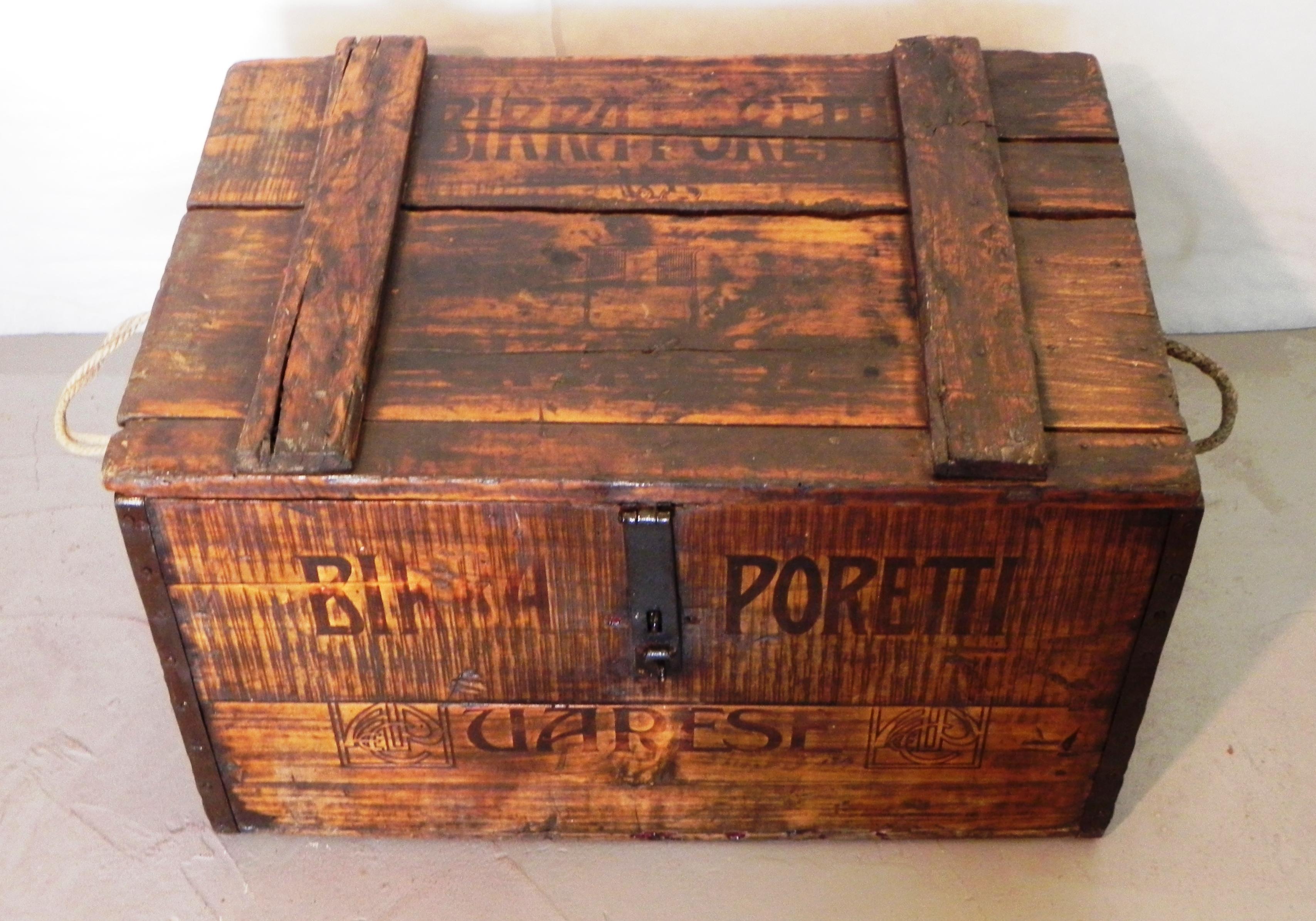 baúl de cerveza Poretti, 1912 European en venta