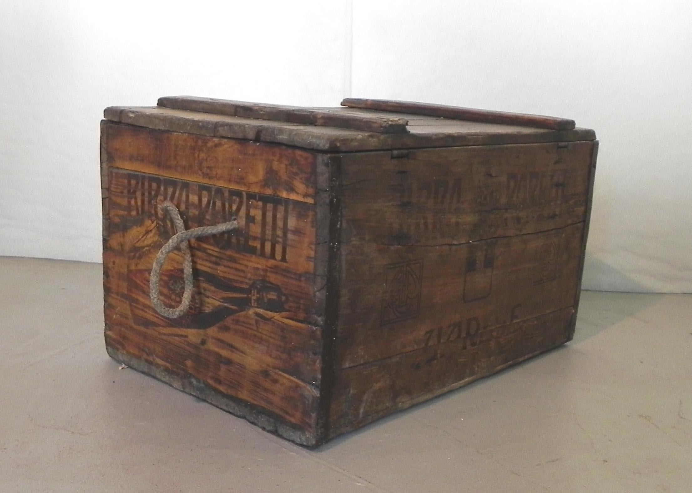 baúl de cerveza Poretti, 1912 Early 20th Century en venta