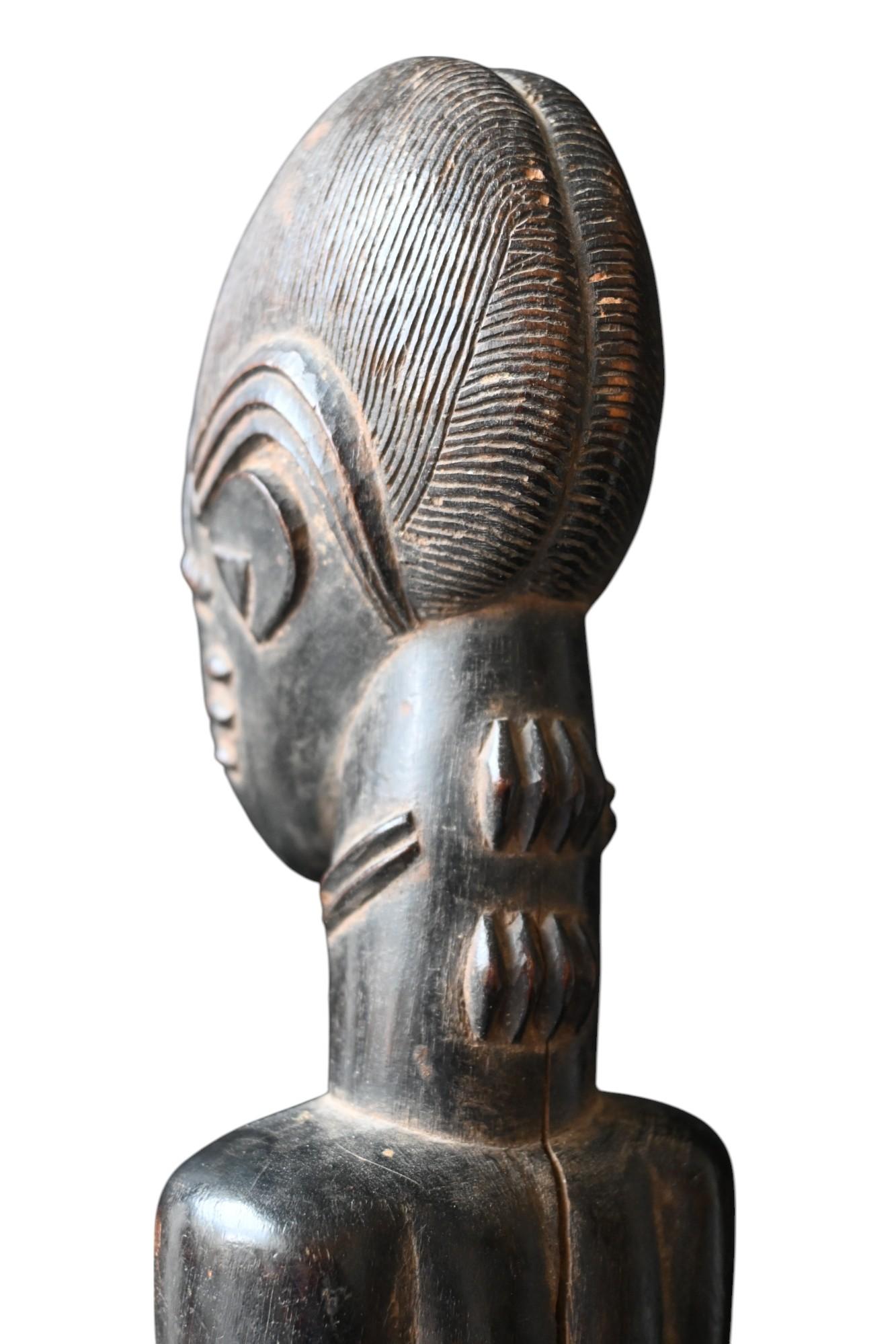 Baule “Blolo Bian” Statue – Côte d’Ivoire, Early 20th Century For Sale 5