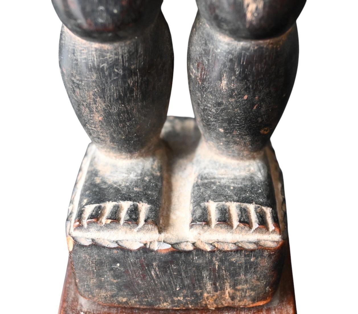 Baule “Blolo Bian” Statue – Côte d’Ivoire, Early 20th Century In Good Condition For Sale In Bilzen, BE
