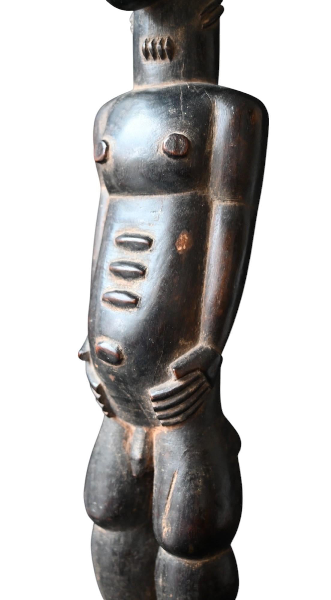 Wood Baule “Blolo Bian” Statue – Côte d’Ivoire, Early 20th Century For Sale