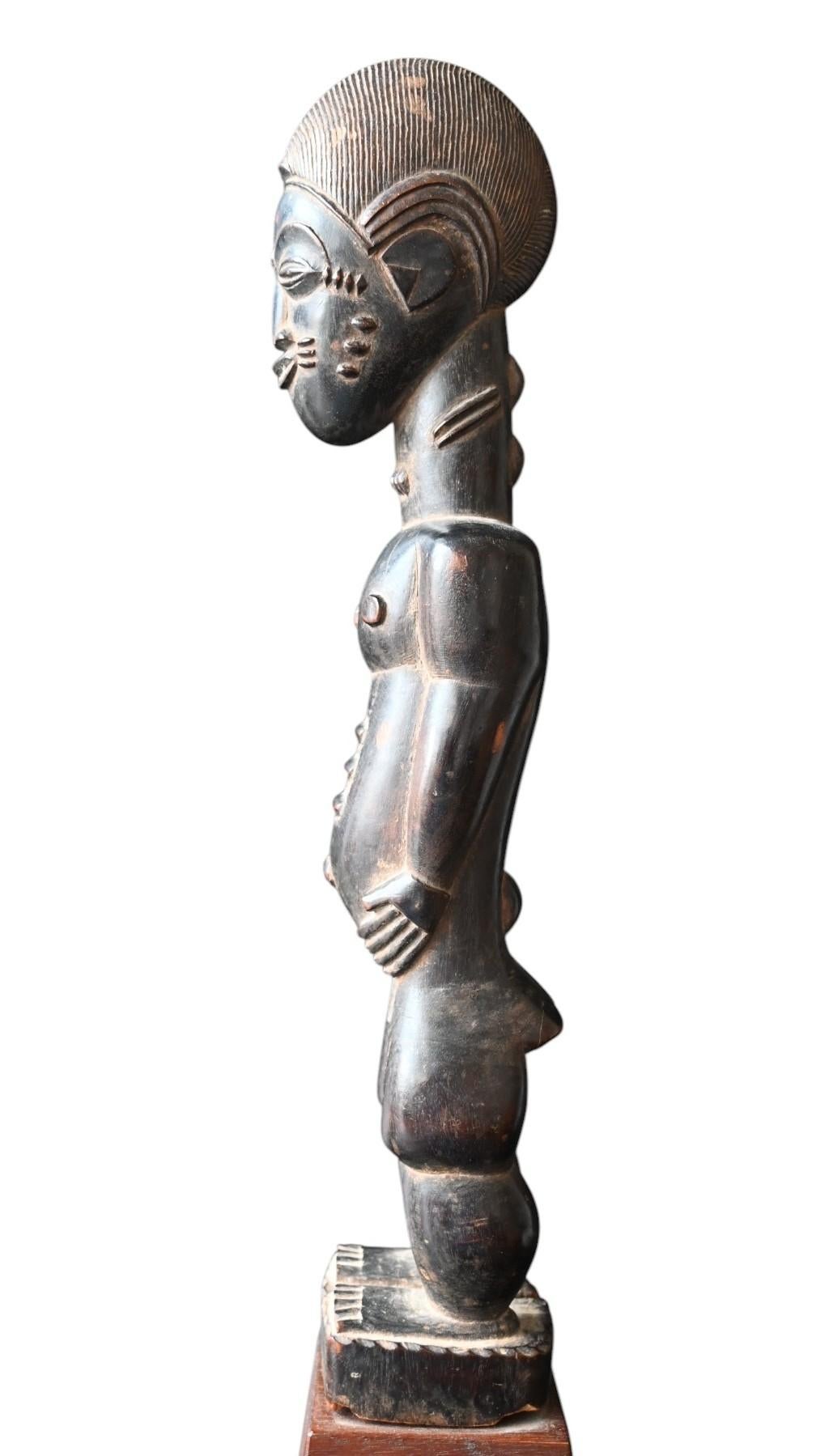 Baule “Blolo Bian” Statue – Côte d’Ivoire, Early 20th Century For Sale 1