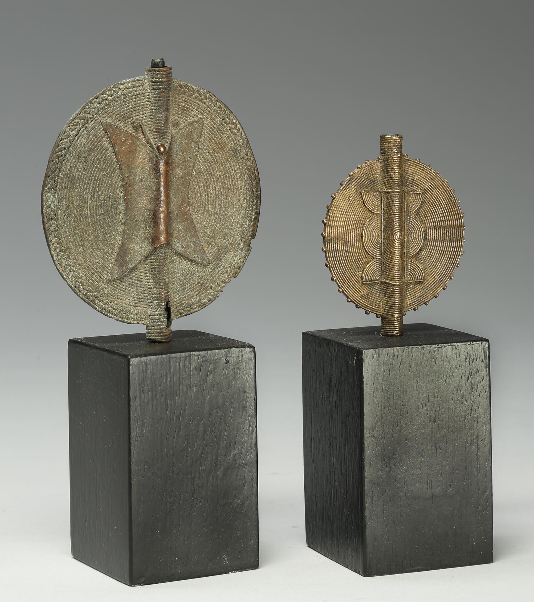 Discs circulaires en bronze coulé Baule Lost Wax à base de papillon ivoire de la côte africaine État moyen - En vente à Point Richmond, CA