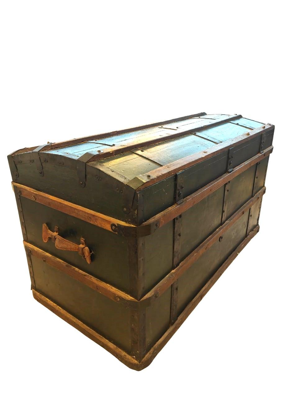 Baule da viaggio del Novecento in legno cuoio e ferro in vendita 5