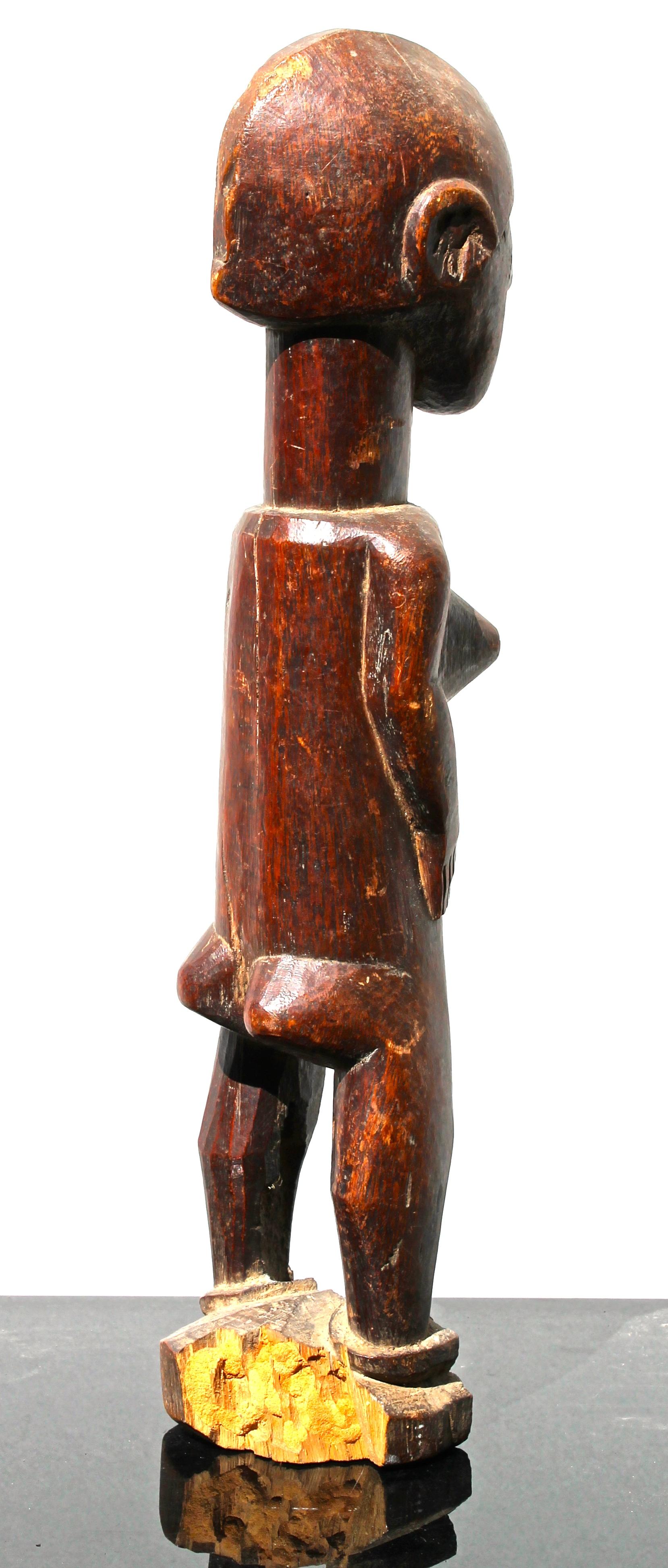 Inizio XX secolo Figura femminile Baule Scultura africana in vendita