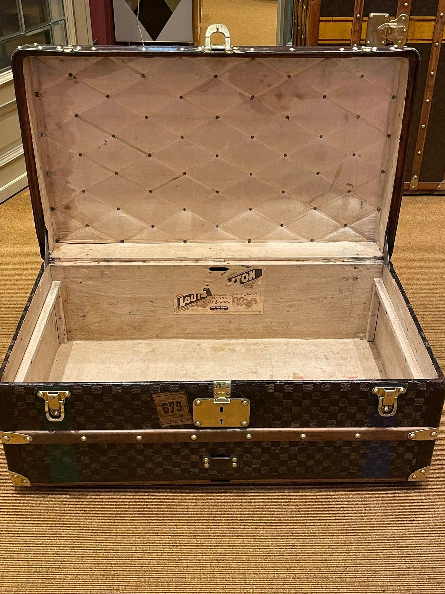 Louis Vuitton Malle Cabine Damier trunk France 20th century circa 1890 For Sale 4